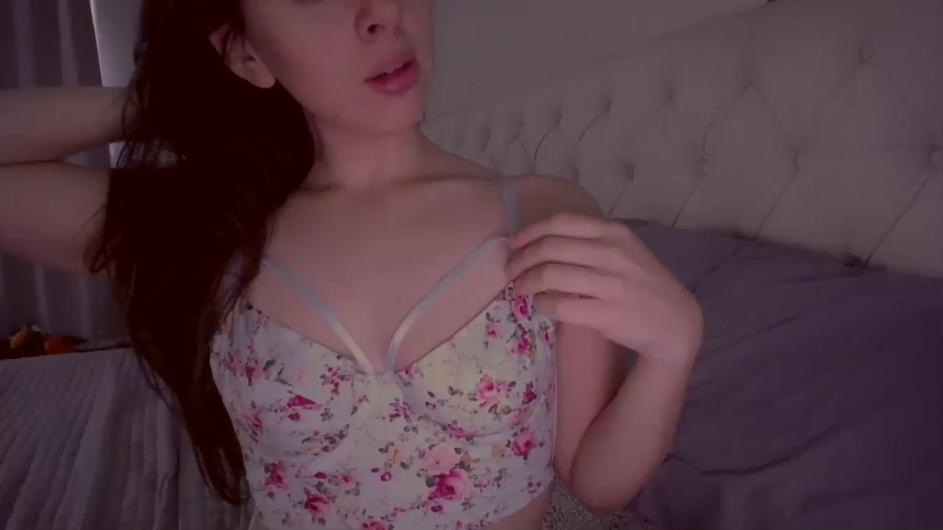 Gallery image thumbnail from MeredithBlake's myfreecams stream on, 07/26/2024, 16:25 image 9 of 20