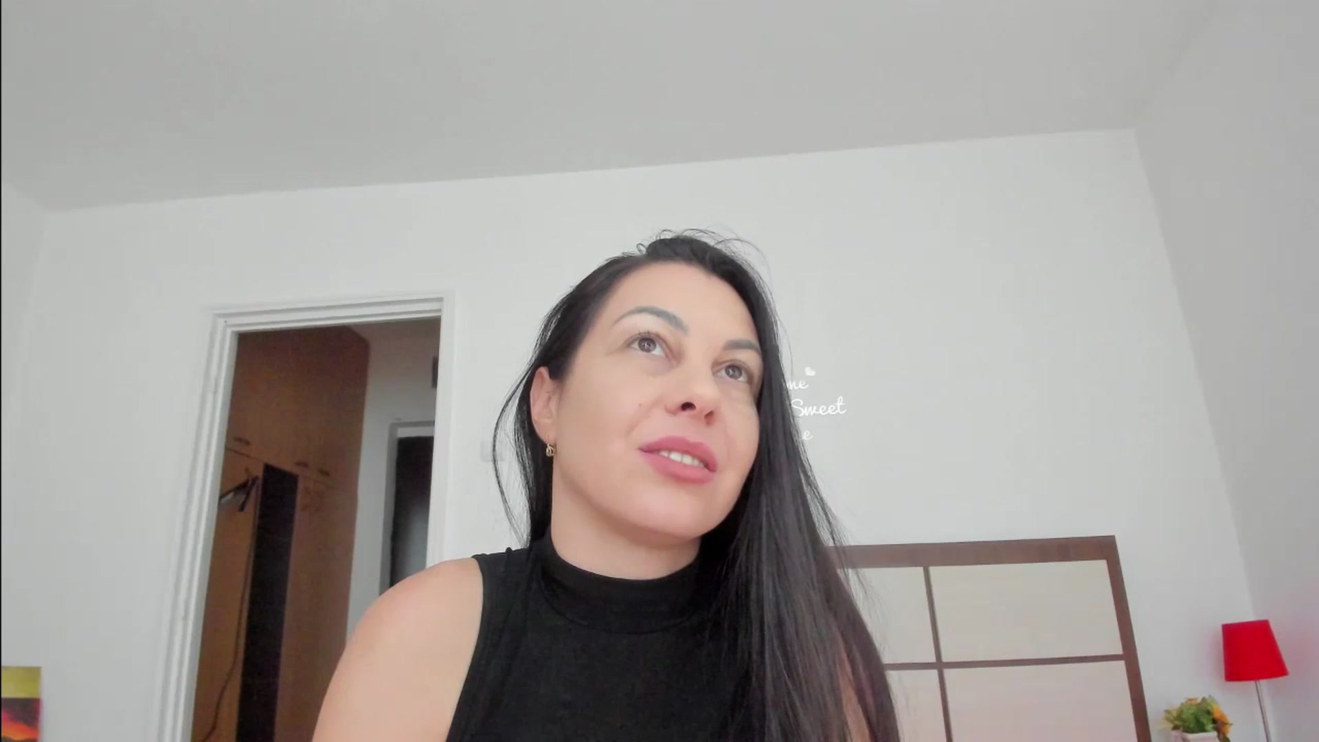 Gallery image thumbnail from Meriemm's myfreecams stream on, 12/08/2023, 17:56 image 12 of 20