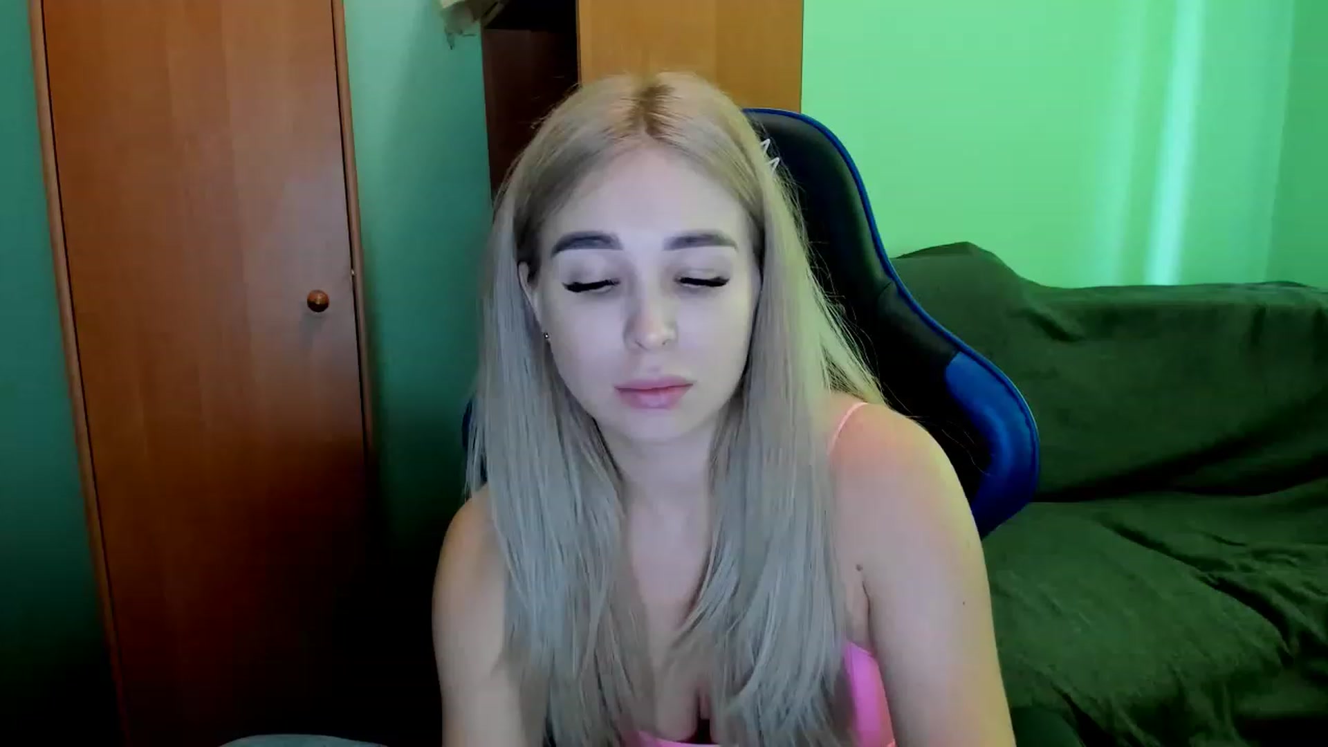 Gallery image thumbnail from MerlinStoun's myfreecams stream on, 01/01/2023, 12:52 image 9 of 20