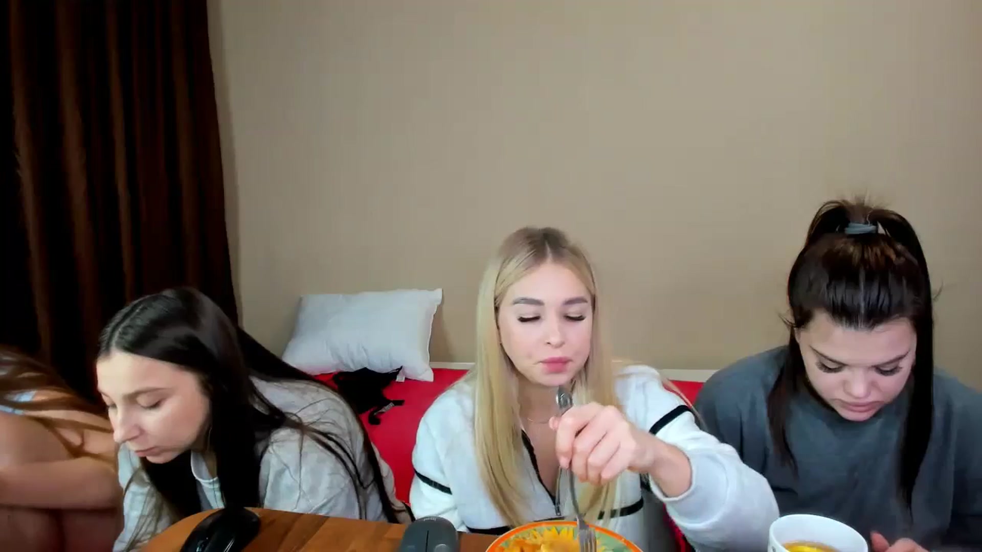 Gallery image thumbnail from MerlinStoun's myfreecams stream on, 11/22/2023, 09:25 image 14 of 20
