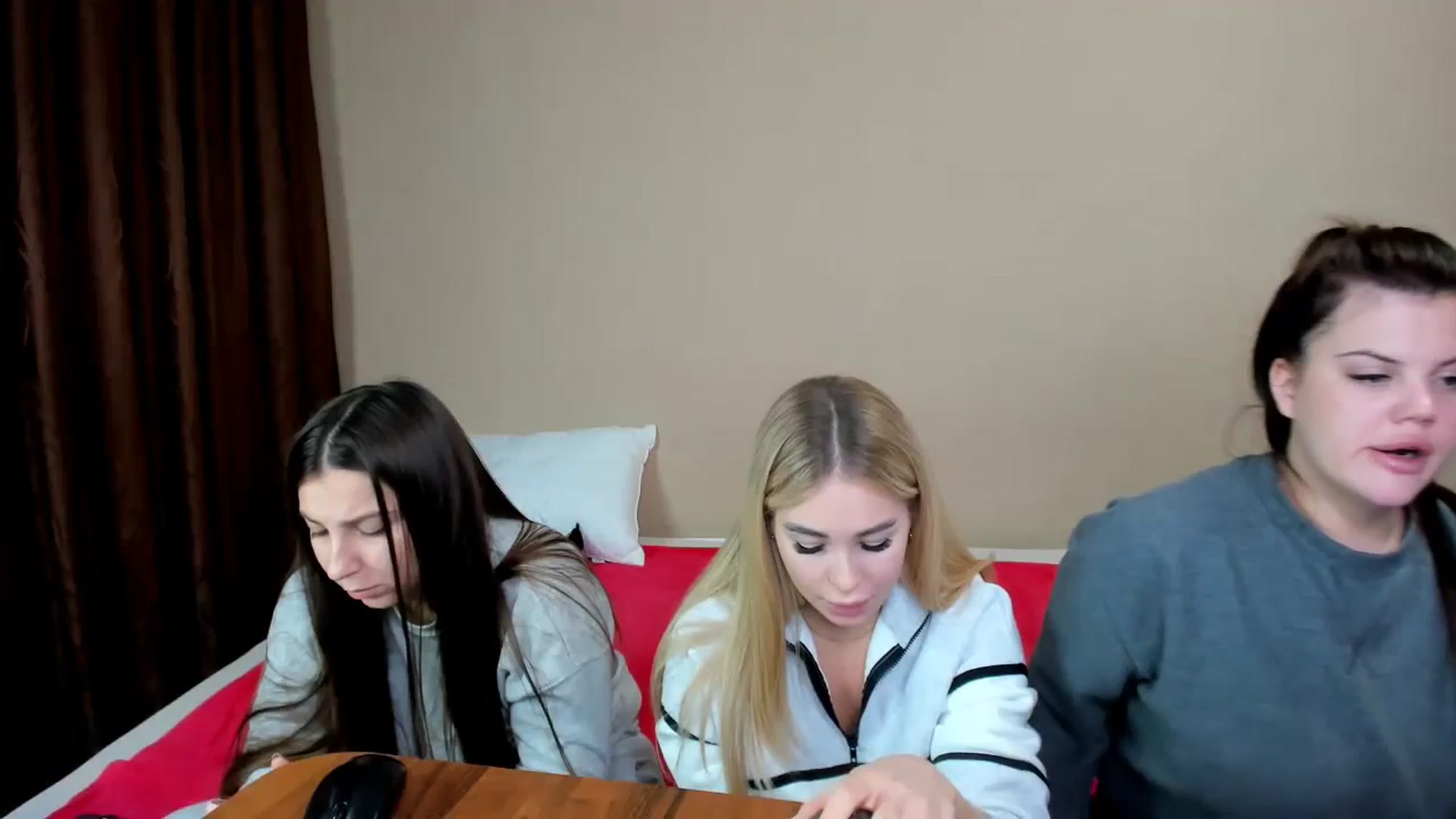 Gallery image thumbnail from MerlinStoun's myfreecams stream on, 11/22/2023, 09:25 image 1 of 20