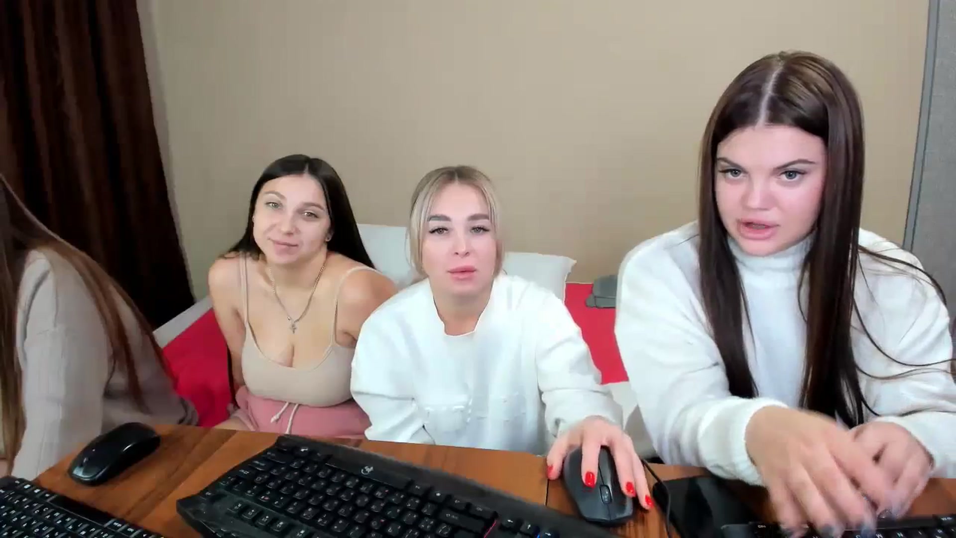 Gallery image thumbnail from MerlinStoun's myfreecams stream on, 11/28/2023, 11:25 image 4 of 20