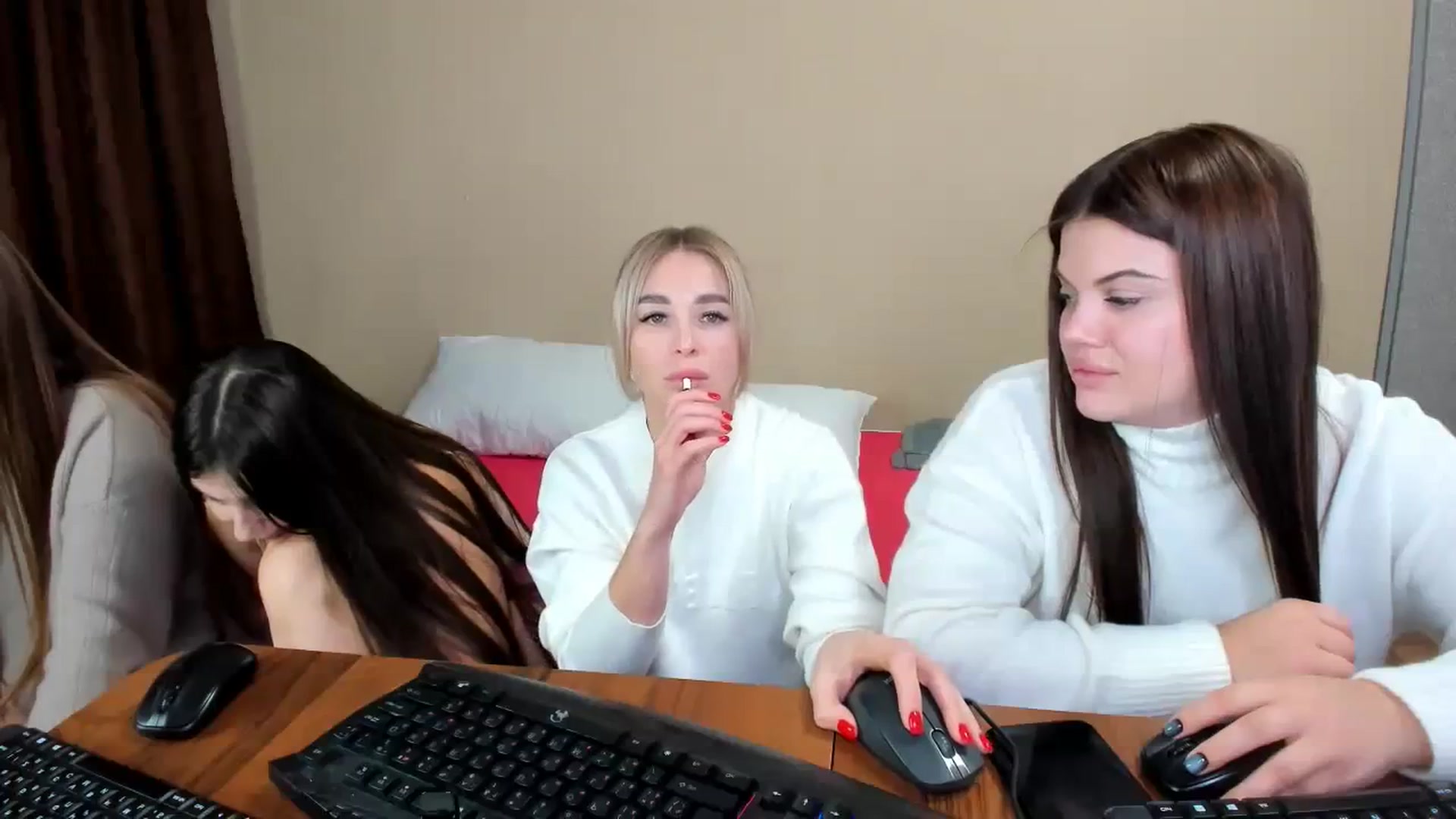Gallery image thumbnail from MerlinStoun's myfreecams stream on, 11/28/2023, 11:25 image 7 of 20