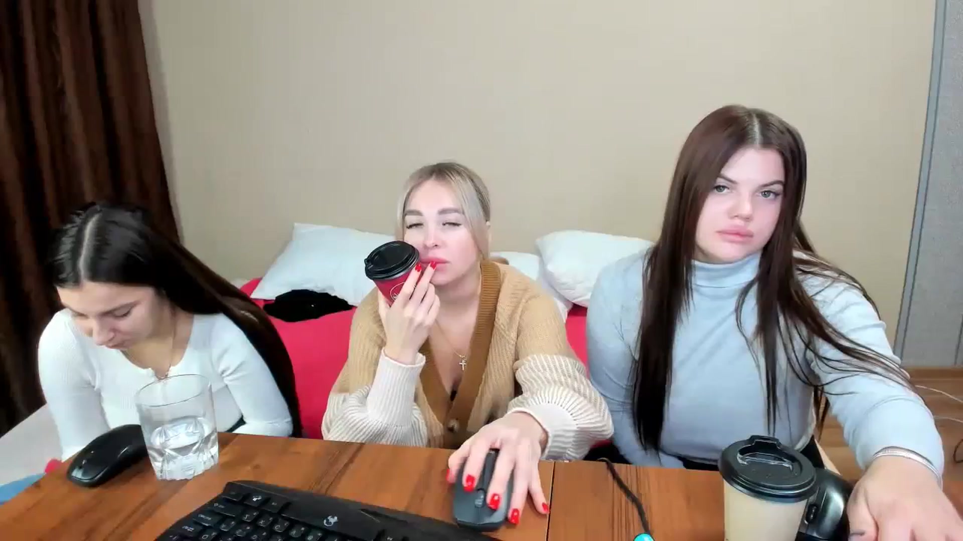 Gallery image thumbnail from MerlinStoun's myfreecams stream on, 11/29/2023, 08:22 image 13 of 20