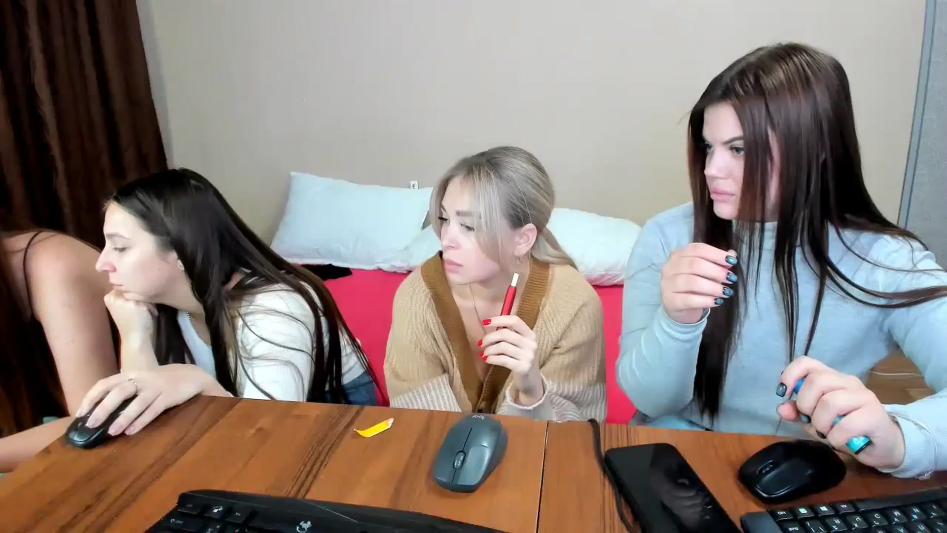 Gallery image thumbnail from MerlinStoun's myfreecams stream on, 11/29/2023, 11:33 image 2 of 20