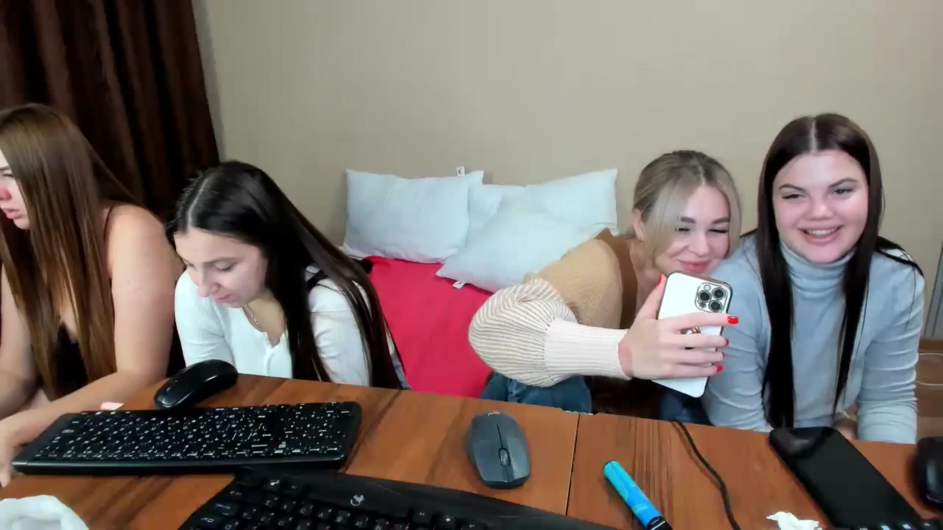 Gallery image thumbnail from MerlinStoun's myfreecams stream on, 11/29/2023, 14:05 image 13 of 20