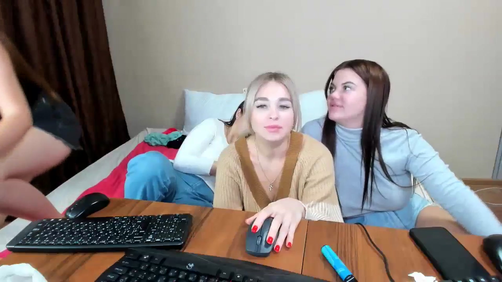 Gallery image thumbnail from MerlinStoun's myfreecams stream on, 11/29/2023, 14:05 image 12 of 20