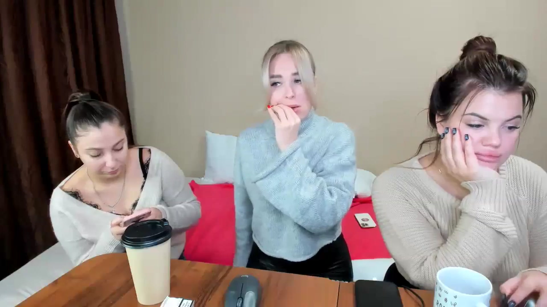 Gallery image thumbnail from MerlinStoun's myfreecams stream on, 11/30/2023, 09:21 image 3 of 20