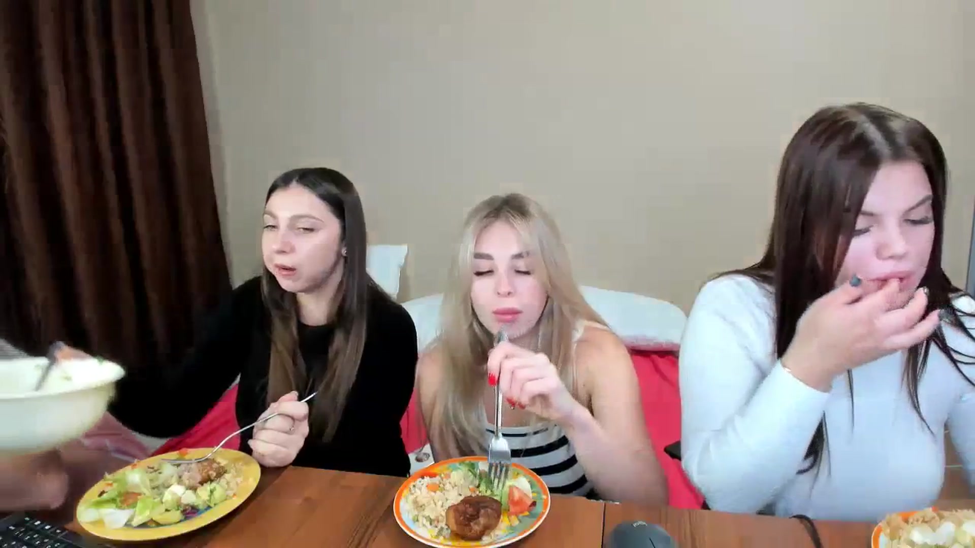 Gallery image thumbnail from MerlinStoun's myfreecams stream on, 12/01/2023, 10:41 image 14 of 20