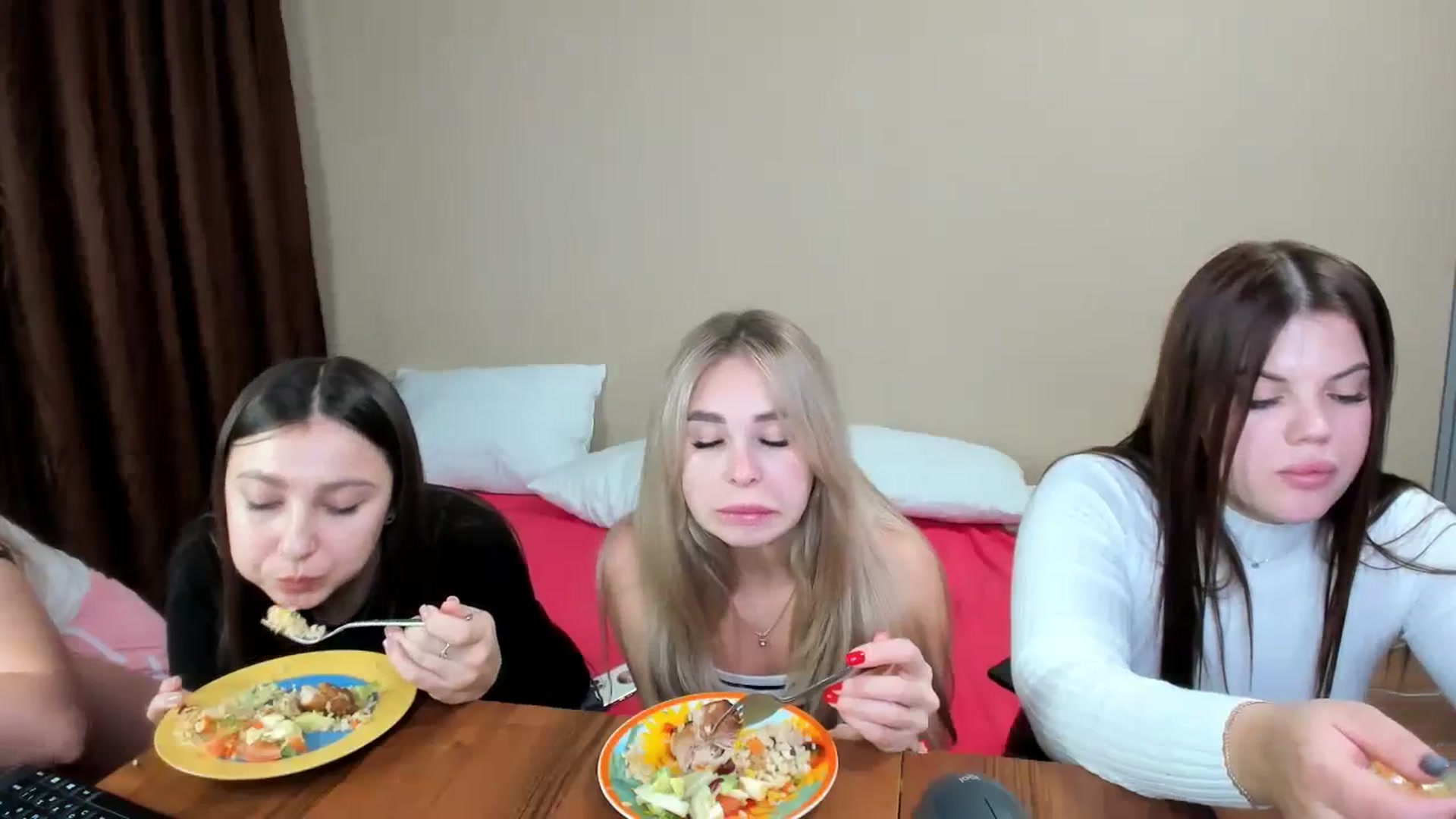 Gallery image thumbnail from MerlinStoun's myfreecams stream on, 12/01/2023, 10:41 image 15 of 20