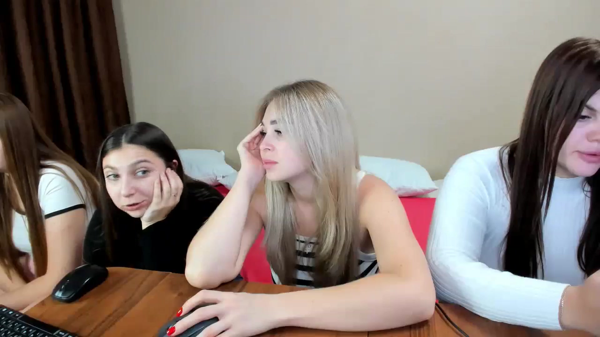 Gallery image thumbnail from MerlinStoun's myfreecams stream on, 12/01/2023, 12:57 image 4 of 20