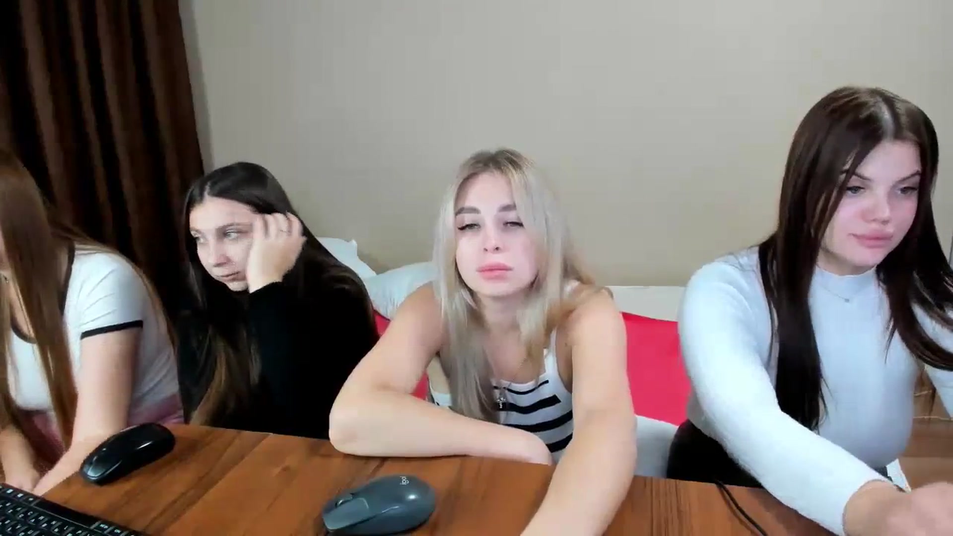 Gallery image thumbnail from MerlinStoun's myfreecams stream on, 12/01/2023, 12:57 image 18 of 20