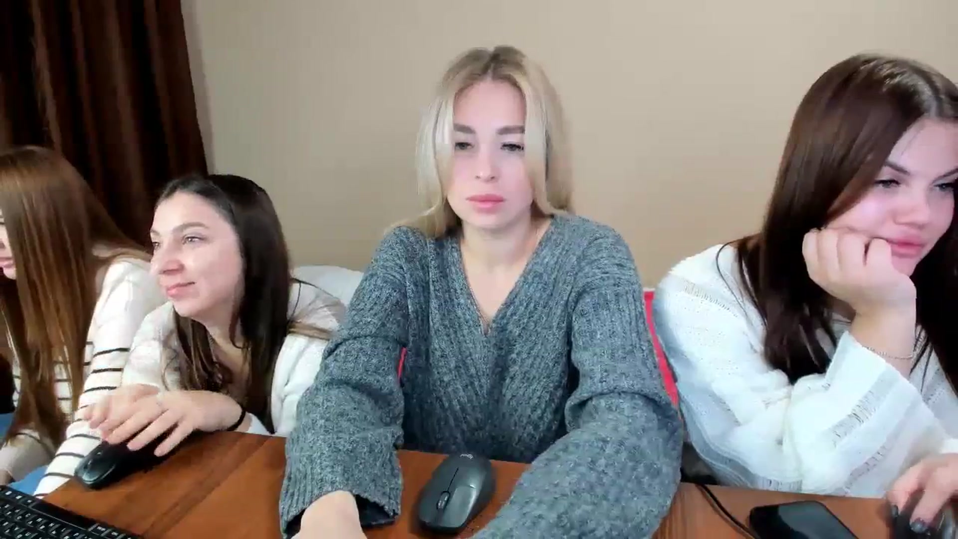 Gallery image thumbnail from MerlinStoun's myfreecams stream on, 12/02/2023, 08:31 image 13 of 20