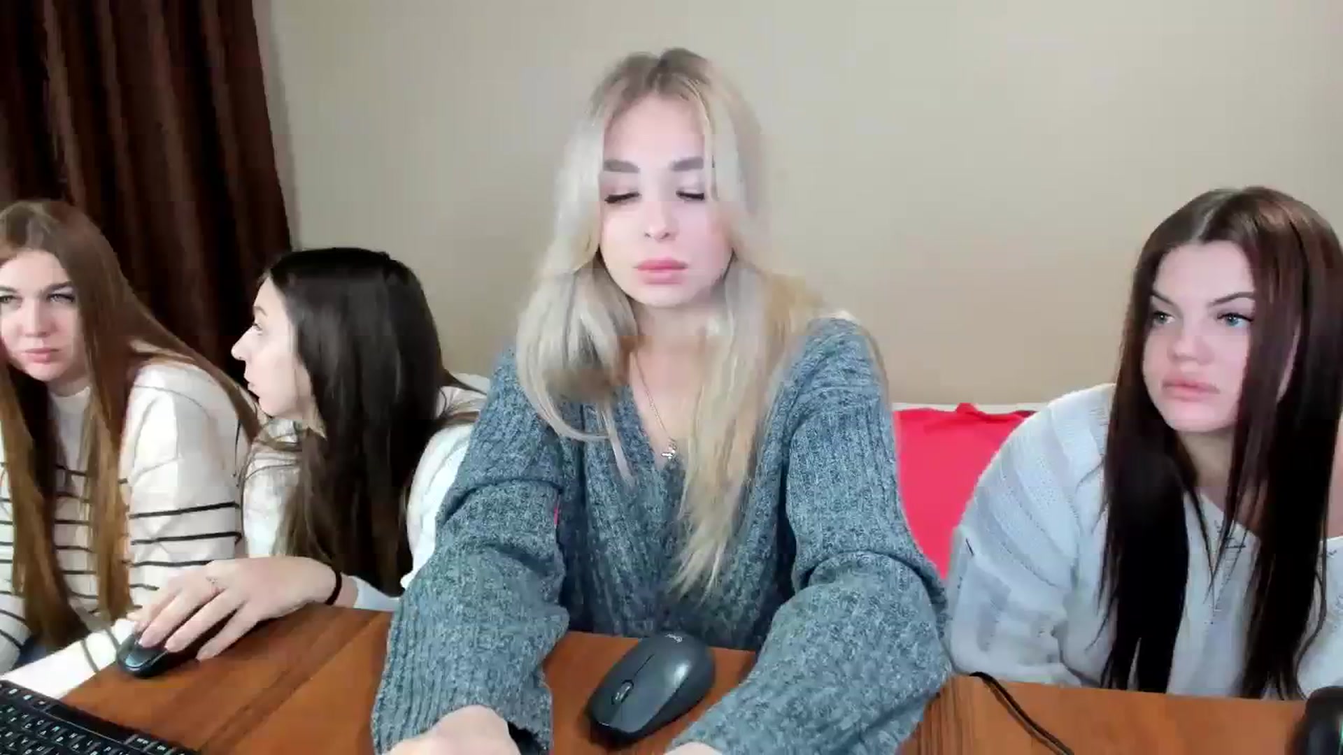 Gallery image thumbnail from MerlinStoun's myfreecams stream on, 12/02/2023, 08:31 image 6 of 20