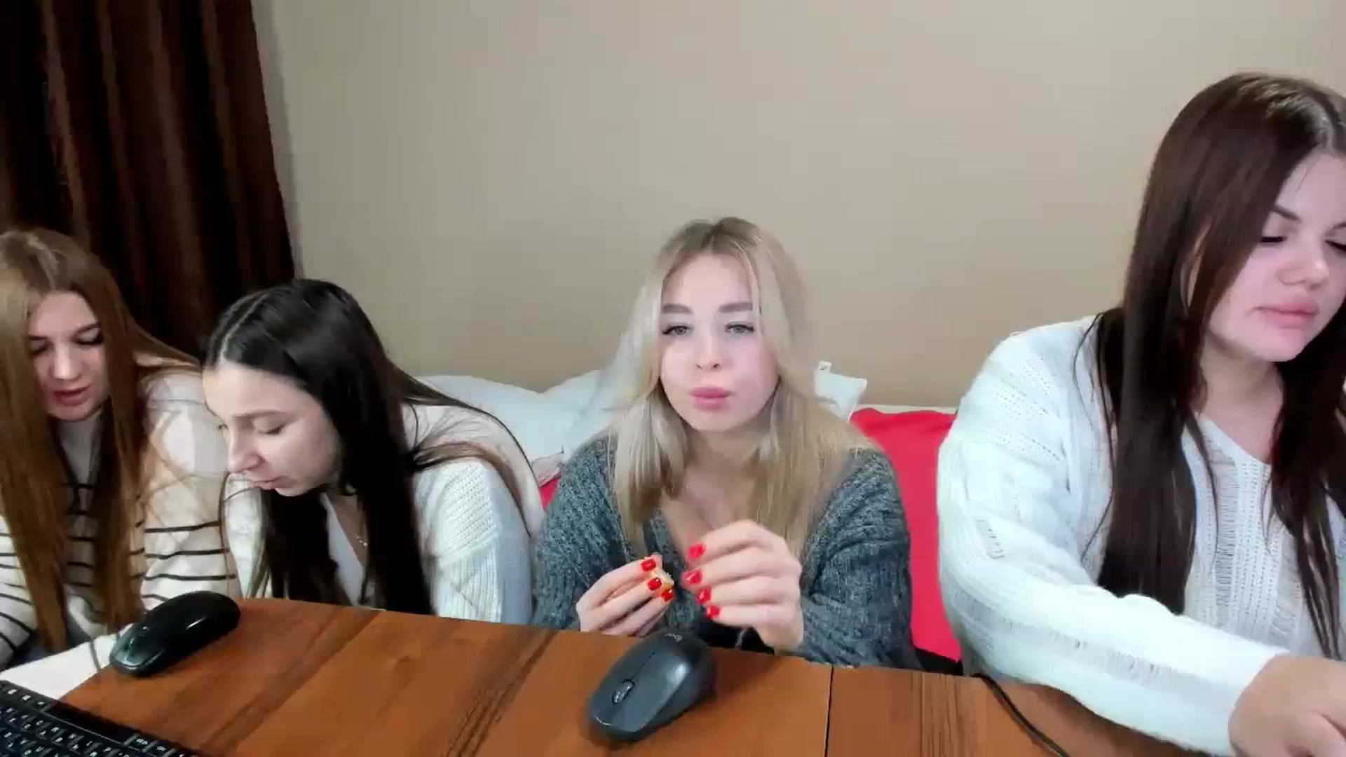 Gallery image thumbnail from MerlinStoun's myfreecams stream on, 12/02/2023, 08:31 image 4 of 20