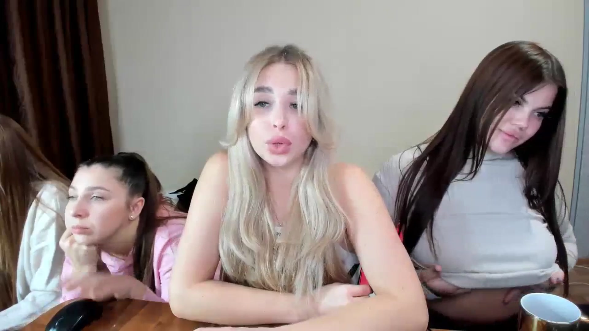 Gallery image thumbnail from MerlinStoun's myfreecams stream on, 12/03/2023, 10:21 image 20 of 20