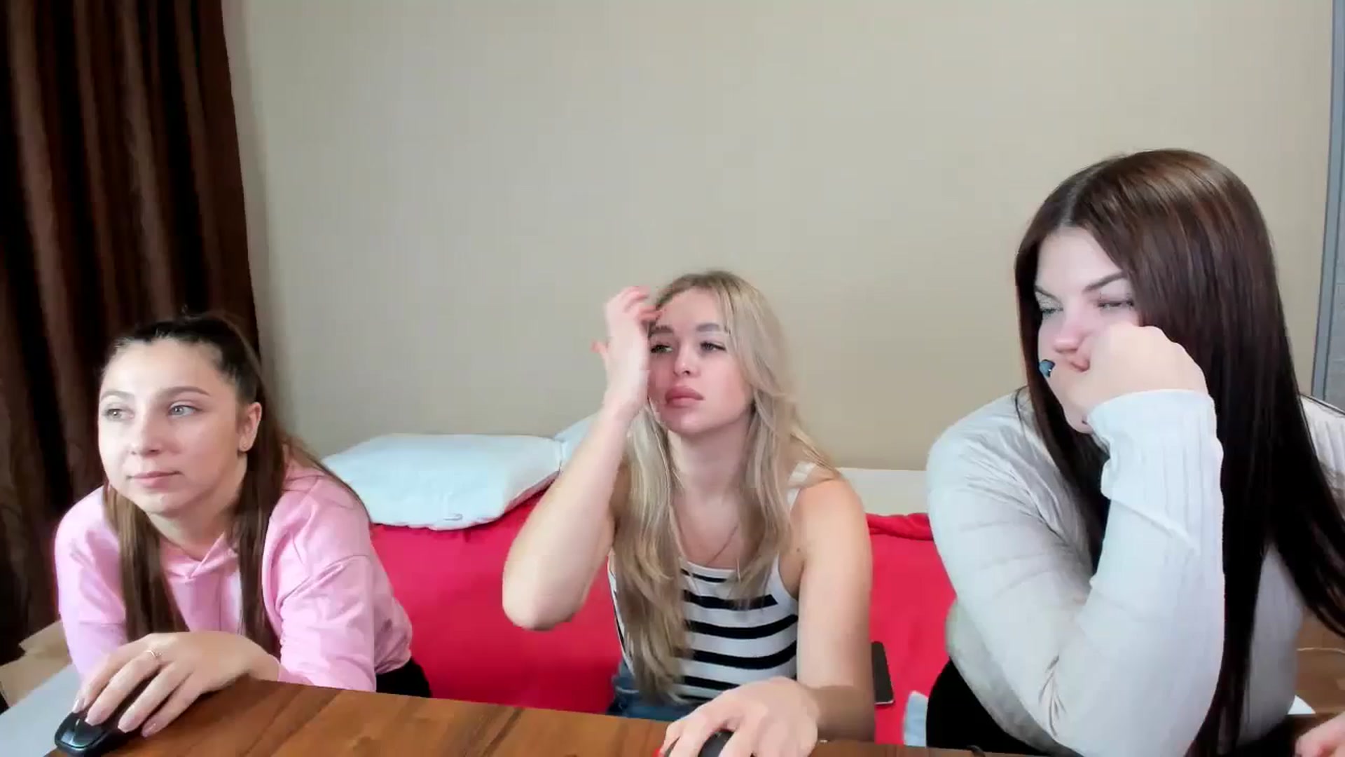 Gallery image thumbnail from MerlinStoun's myfreecams stream on, 12/03/2023, 10:21 image 8 of 20