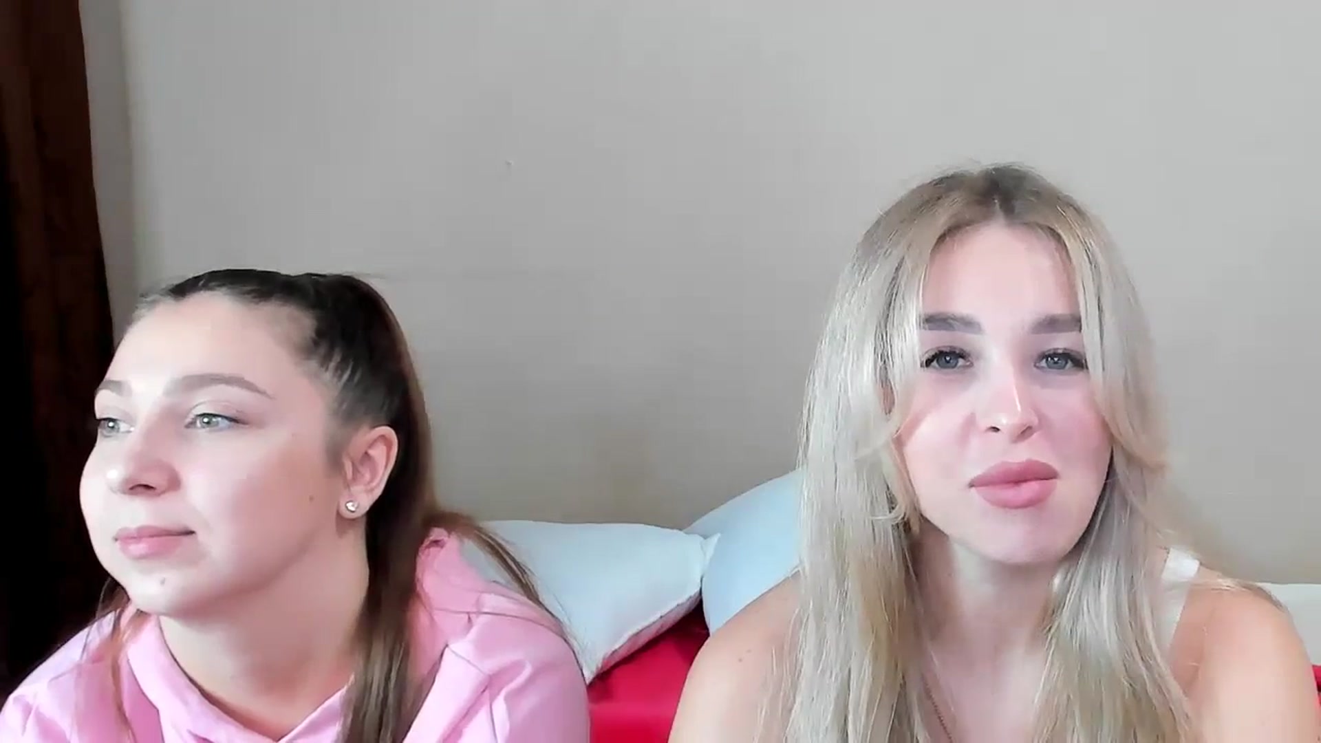 Gallery image thumbnail from MerlinStoun's myfreecams stream on, 12/03/2023, 10:21 image 15 of 20