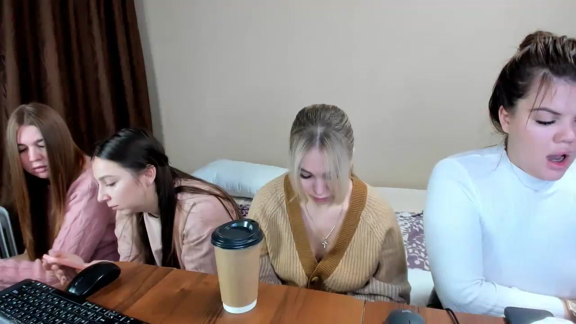 Gallery image thumbnail from MerlinStoun's myfreecams stream on, 12/05/2023, 08:48 image 16 of 20