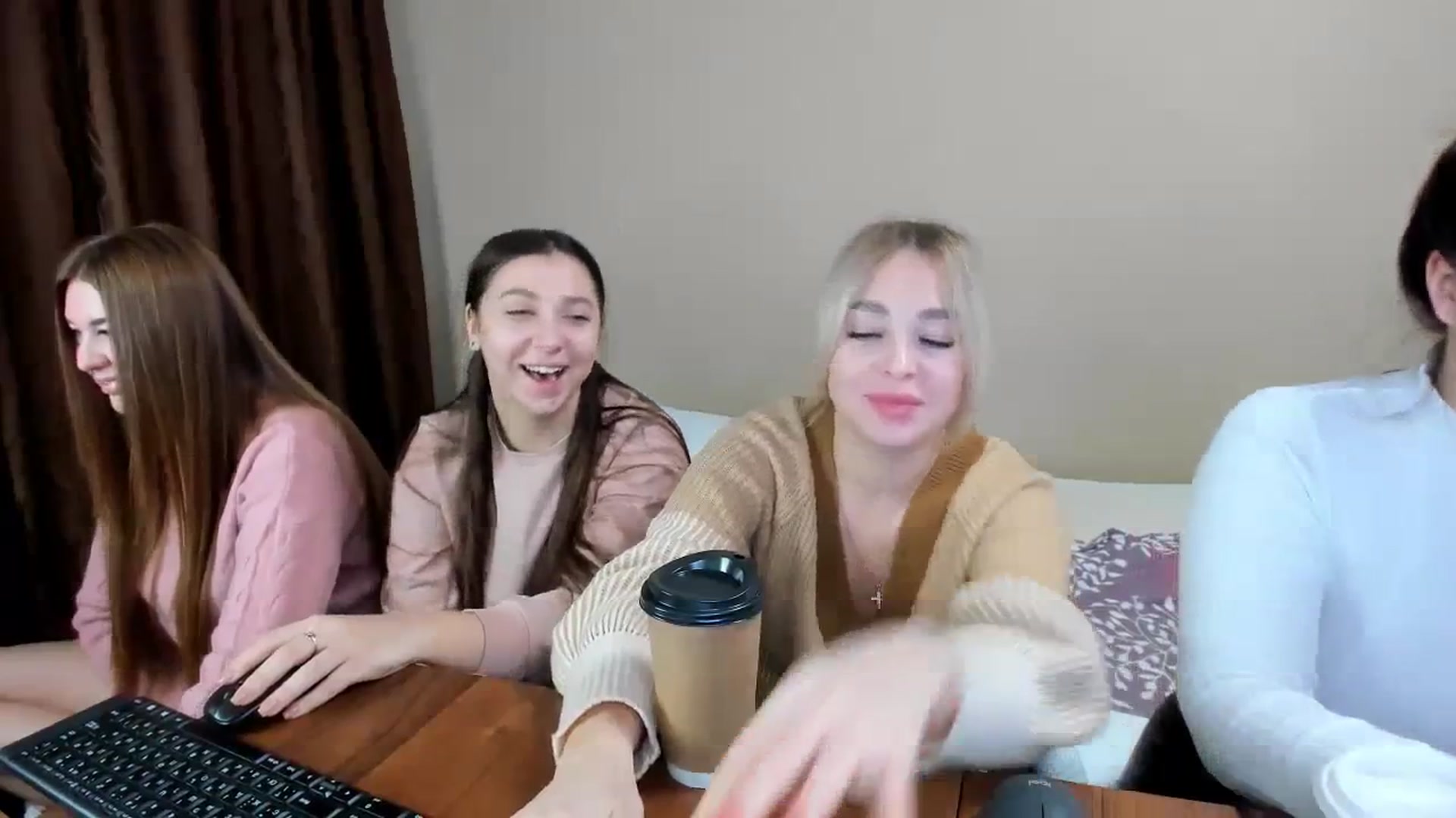 Gallery image thumbnail from MerlinStoun's myfreecams stream on, 12/05/2023, 08:48 image 6 of 20