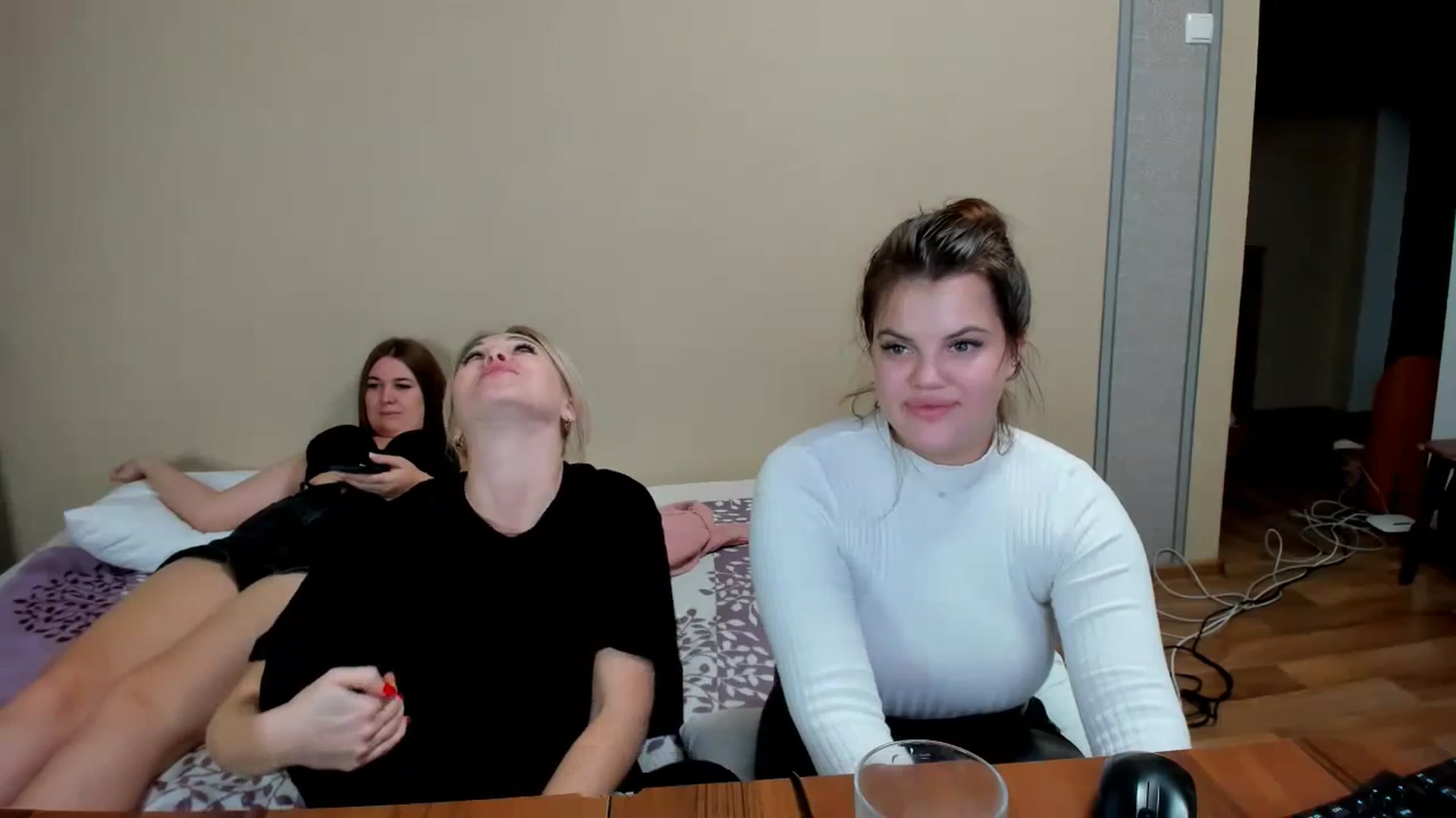 Gallery image thumbnail from MerlinStoun's myfreecams stream on, 12/05/2023, 13:30 image 19 of 20