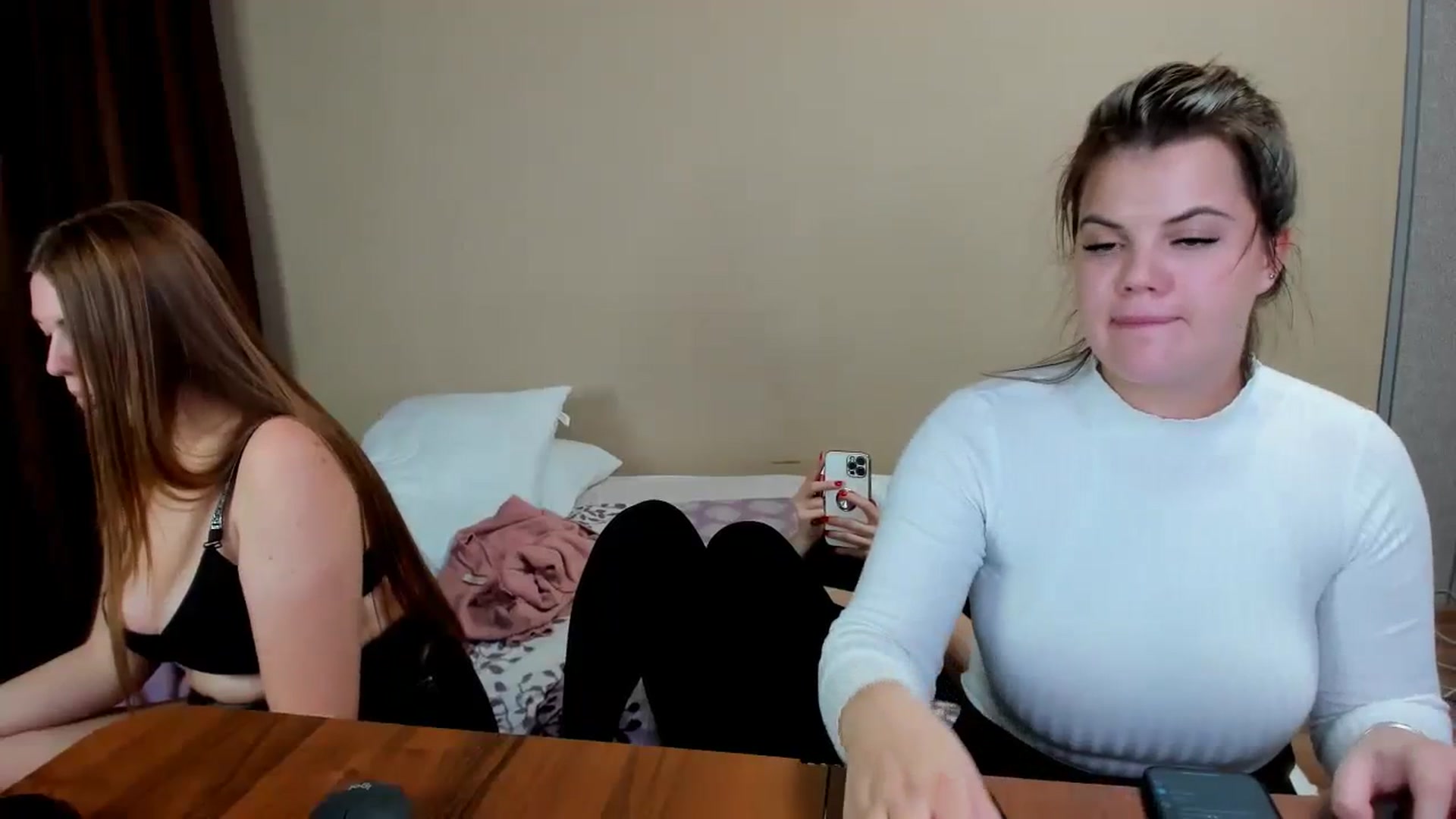 Gallery image thumbnail from MerlinStoun's myfreecams stream on, 12/05/2023, 13:30 image 3 of 20