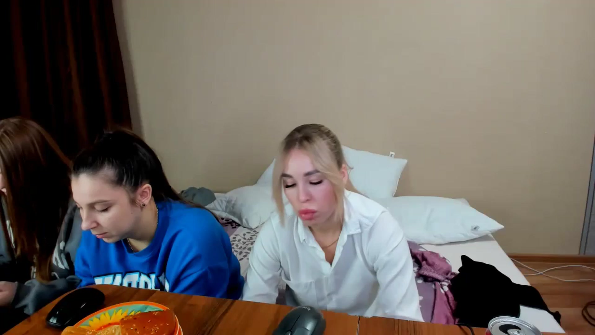 Gallery image thumbnail from MerlinStoun's myfreecams stream on, 12/06/2023, 08:30 image 1 of 20