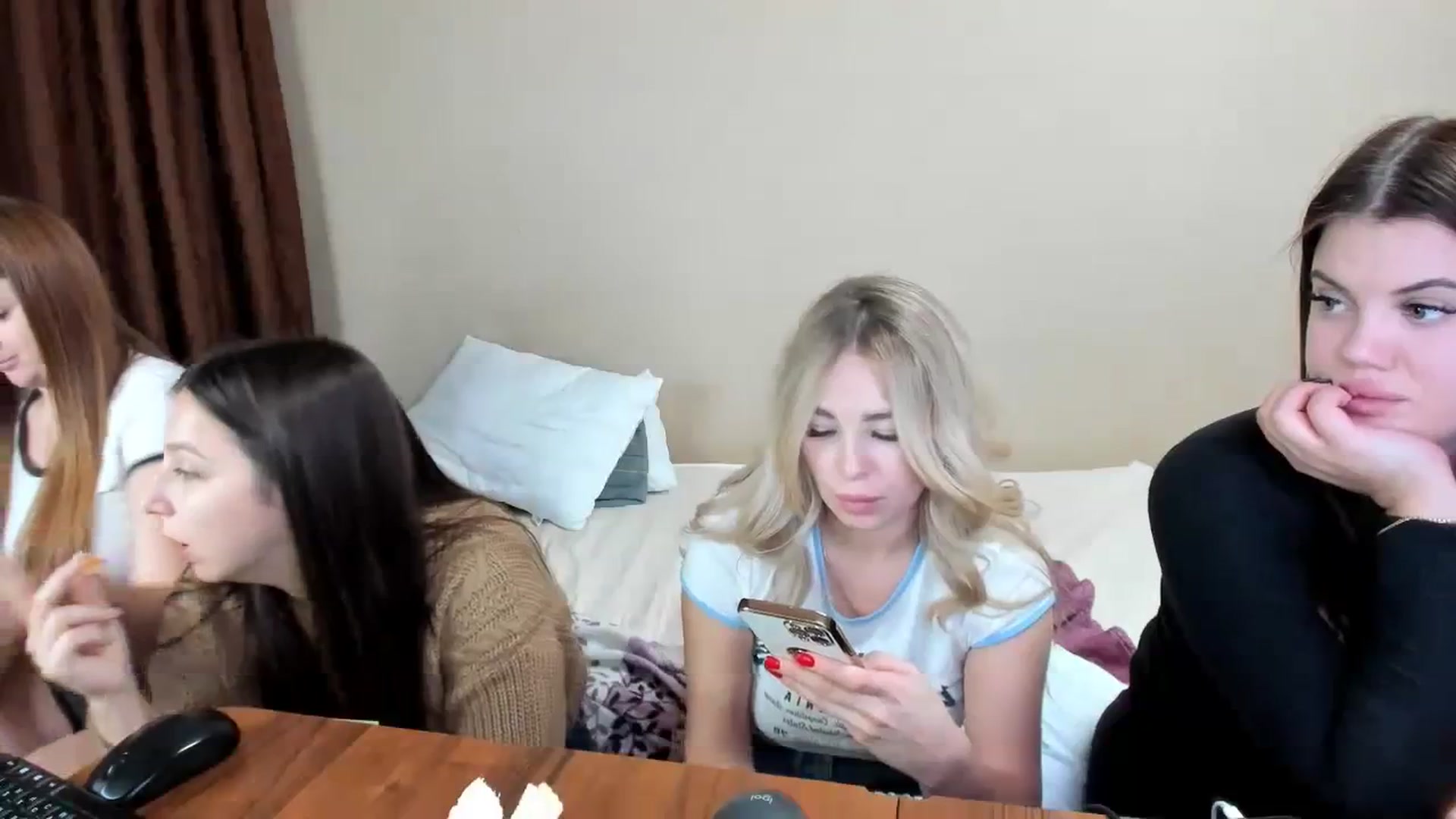 Gallery image thumbnail from MerlinStoun's myfreecams stream on, 12/07/2023, 10:49 image 14 of 20