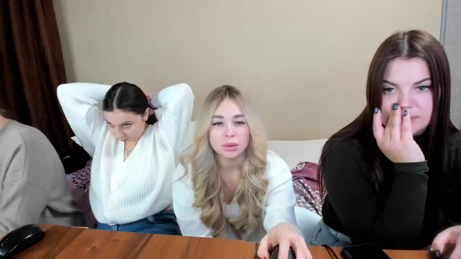 Gallery image thumbnail from MerlinStoun's myfreecams stream on, 12/08/2023, 09:13 image 19 of 20