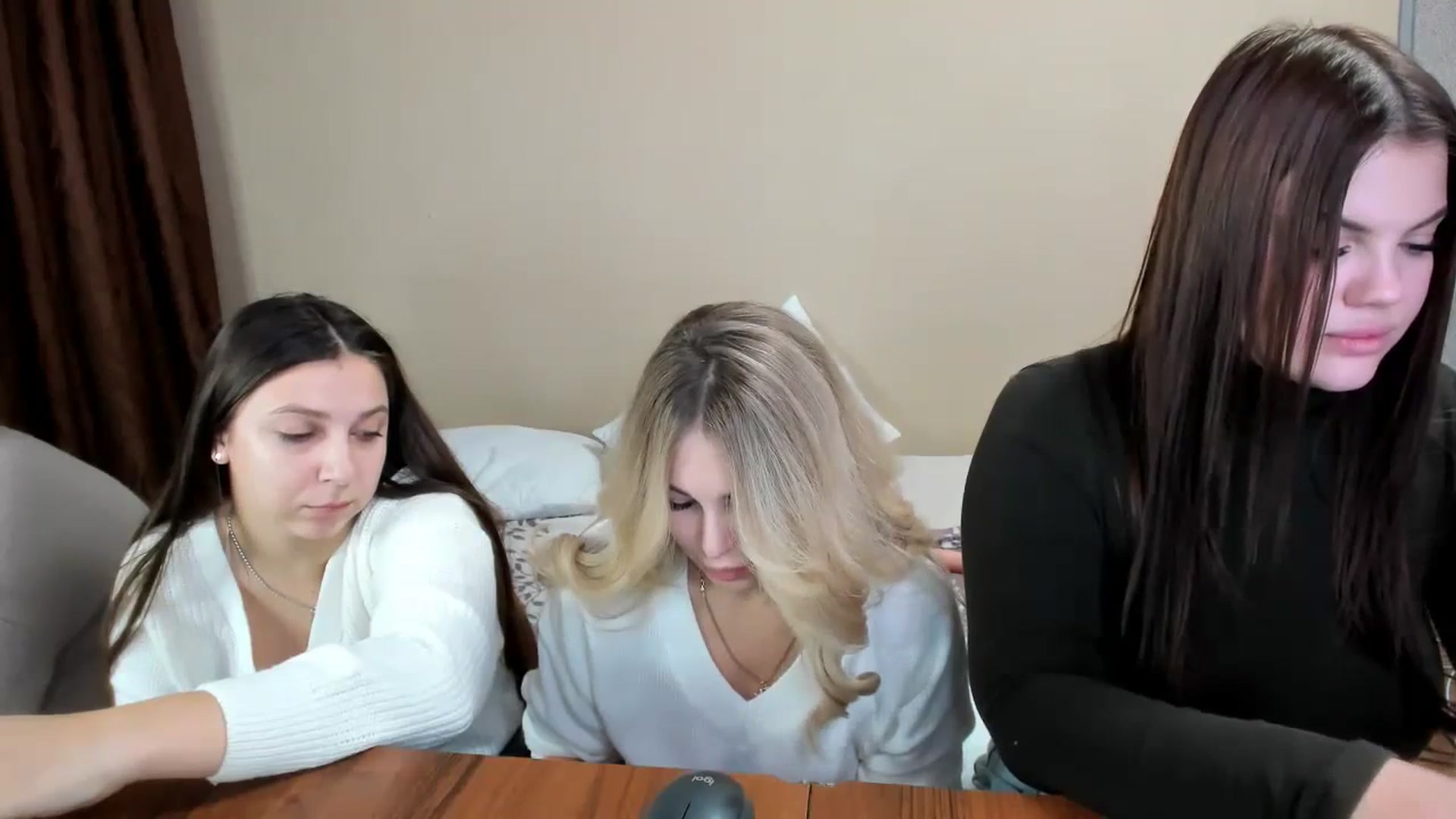 Gallery image thumbnail from MerlinStoun's myfreecams stream on, 12/08/2023, 12:11 image 10 of 20