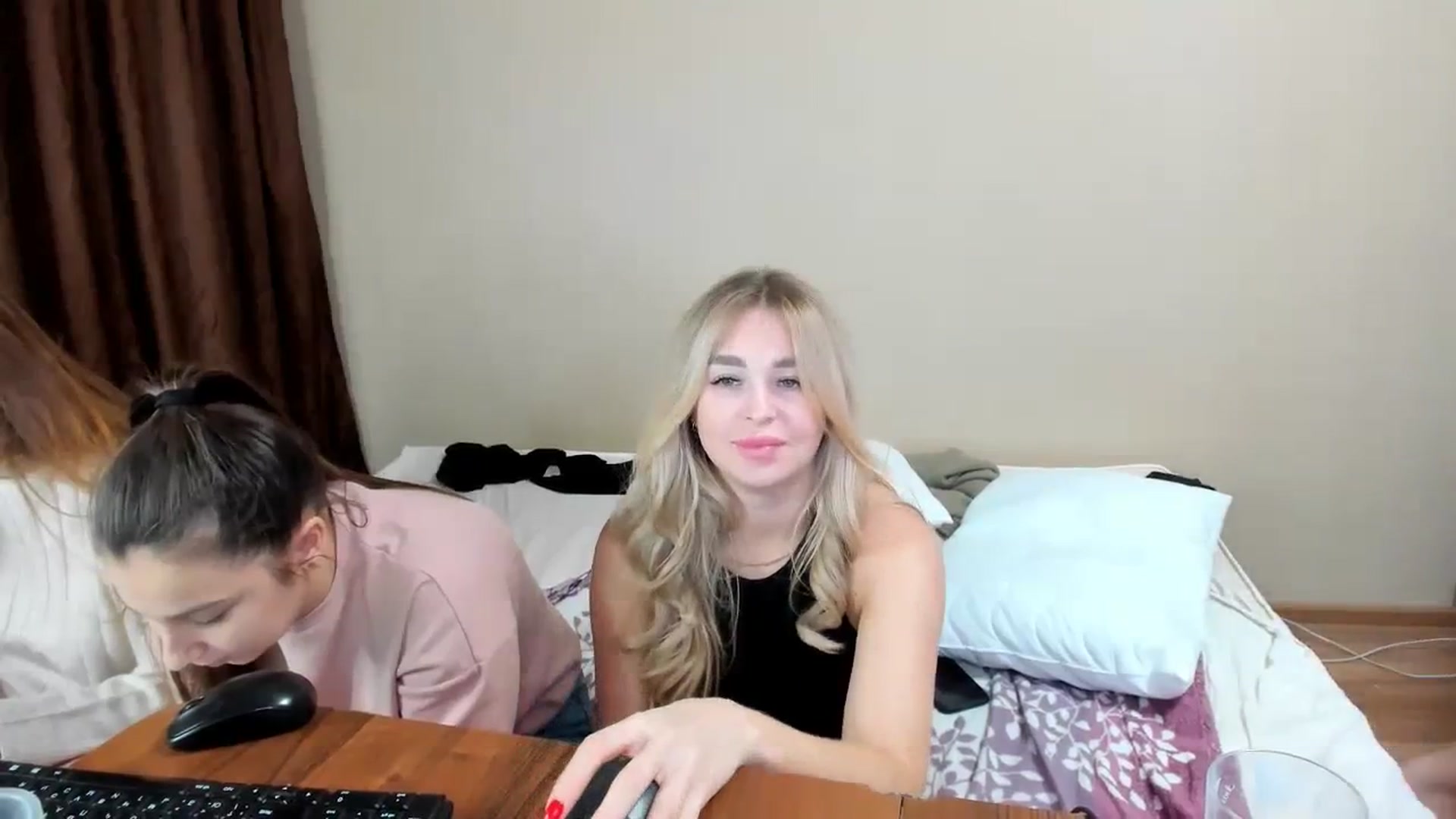 Gallery image thumbnail from MerlinStoun's myfreecams stream on, 12/09/2023, 10:06 image 7 of 20