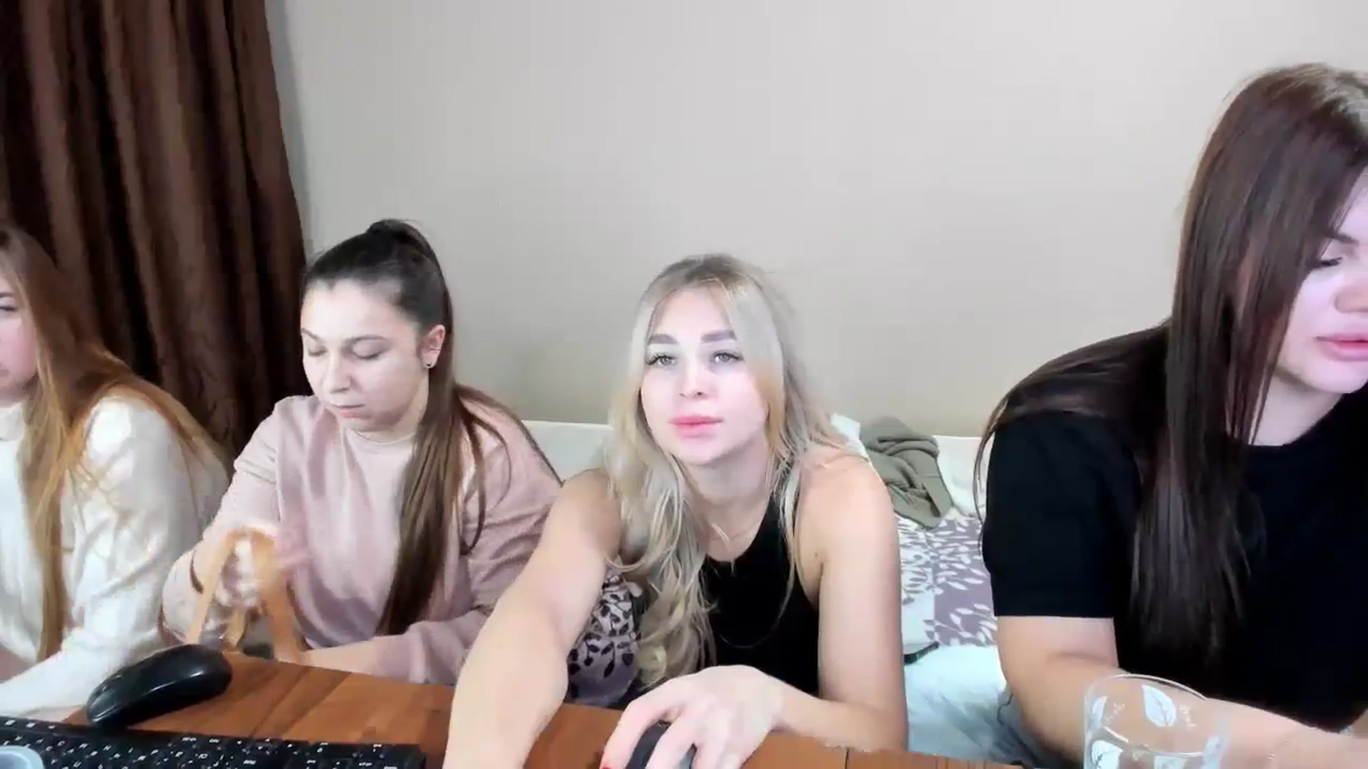 Gallery image thumbnail from MerlinStoun's myfreecams stream on, 12/09/2023, 10:06 image 14 of 20