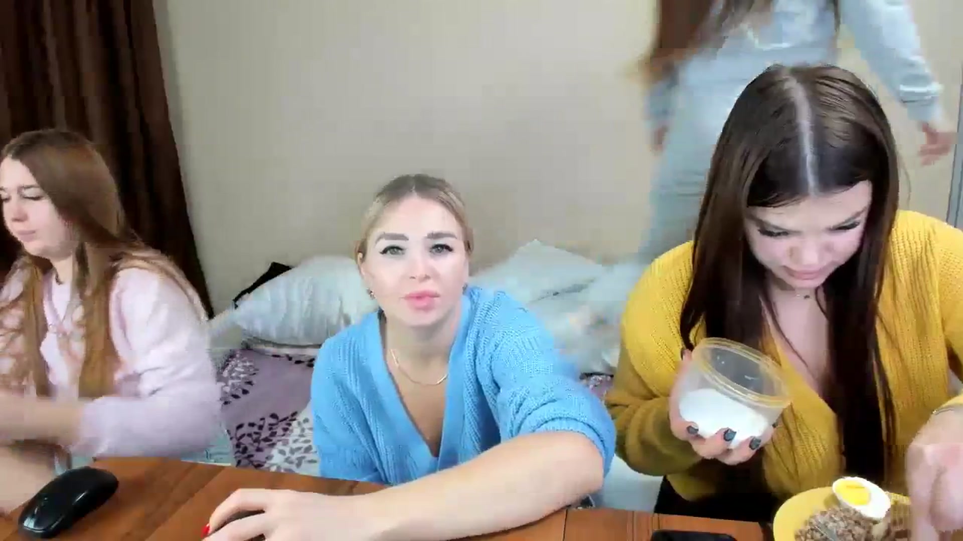 Gallery image thumbnail from MerlinStoun's myfreecams stream on, 12/10/2023, 11:39 image 6 of 20