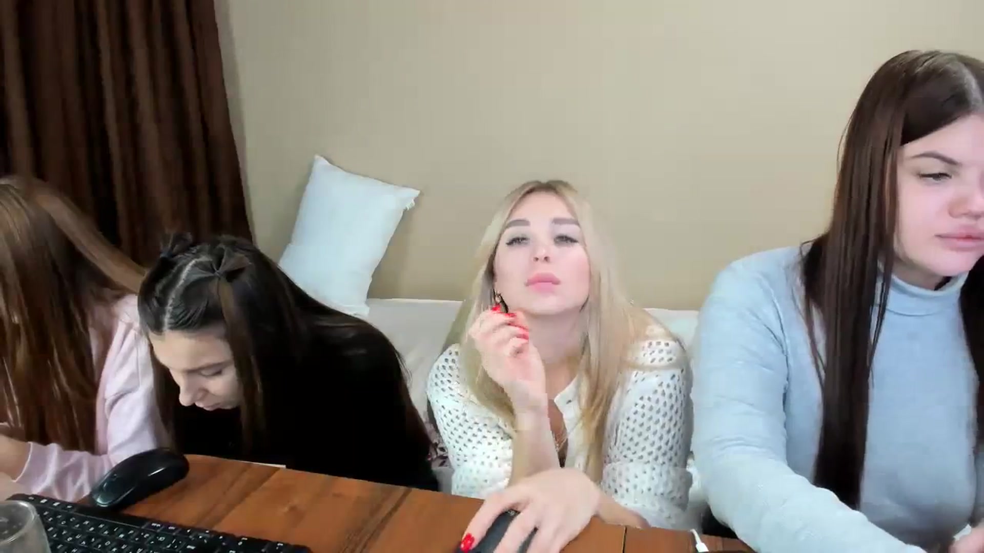 Gallery image thumbnail from MerlinStoun's myfreecams stream on, 12/11/2023, 10:12 image 16 of 20