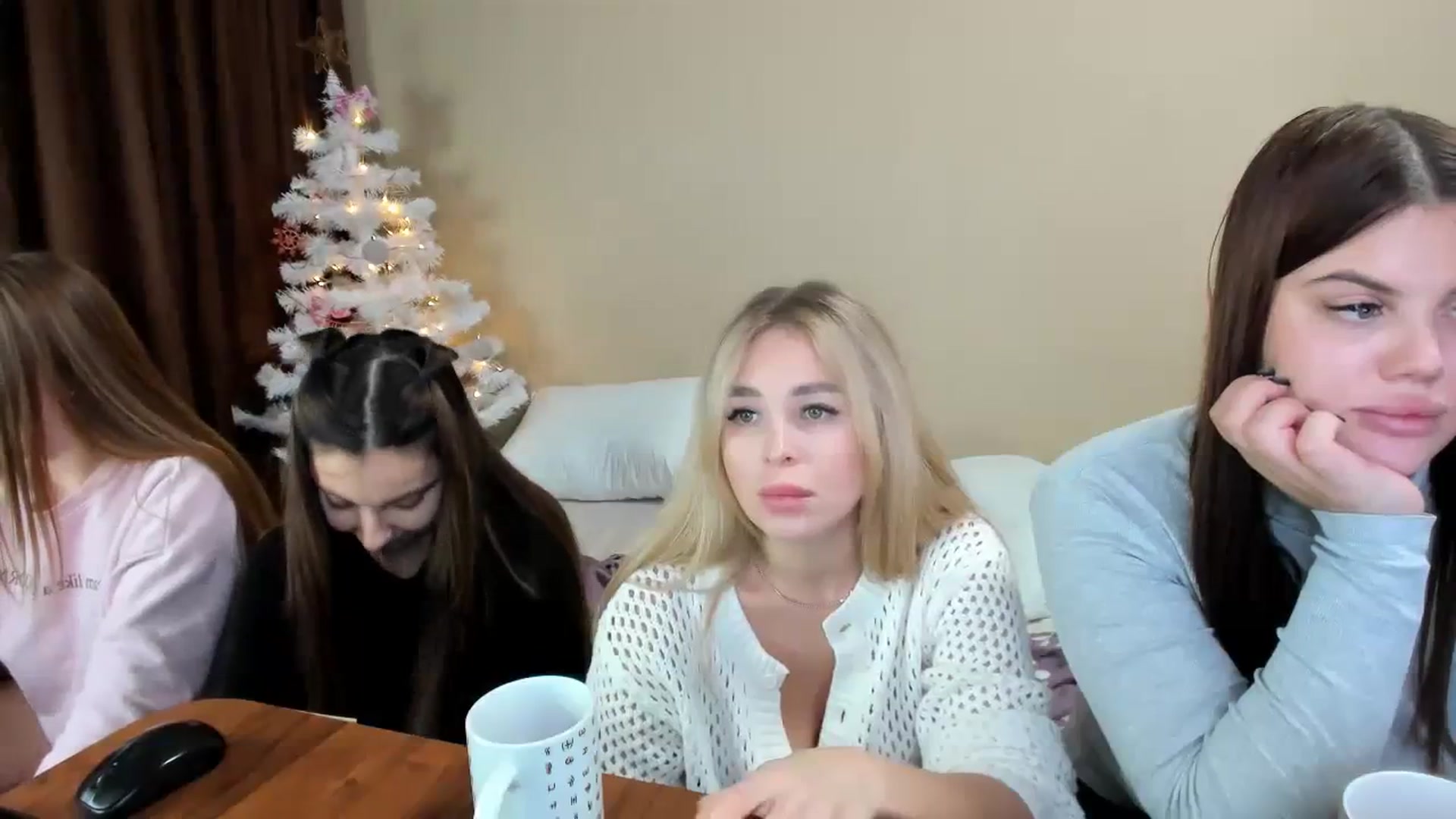 Gallery image thumbnail from MerlinStoun's myfreecams stream on, 12/11/2023, 11:18 image 2 of 20
