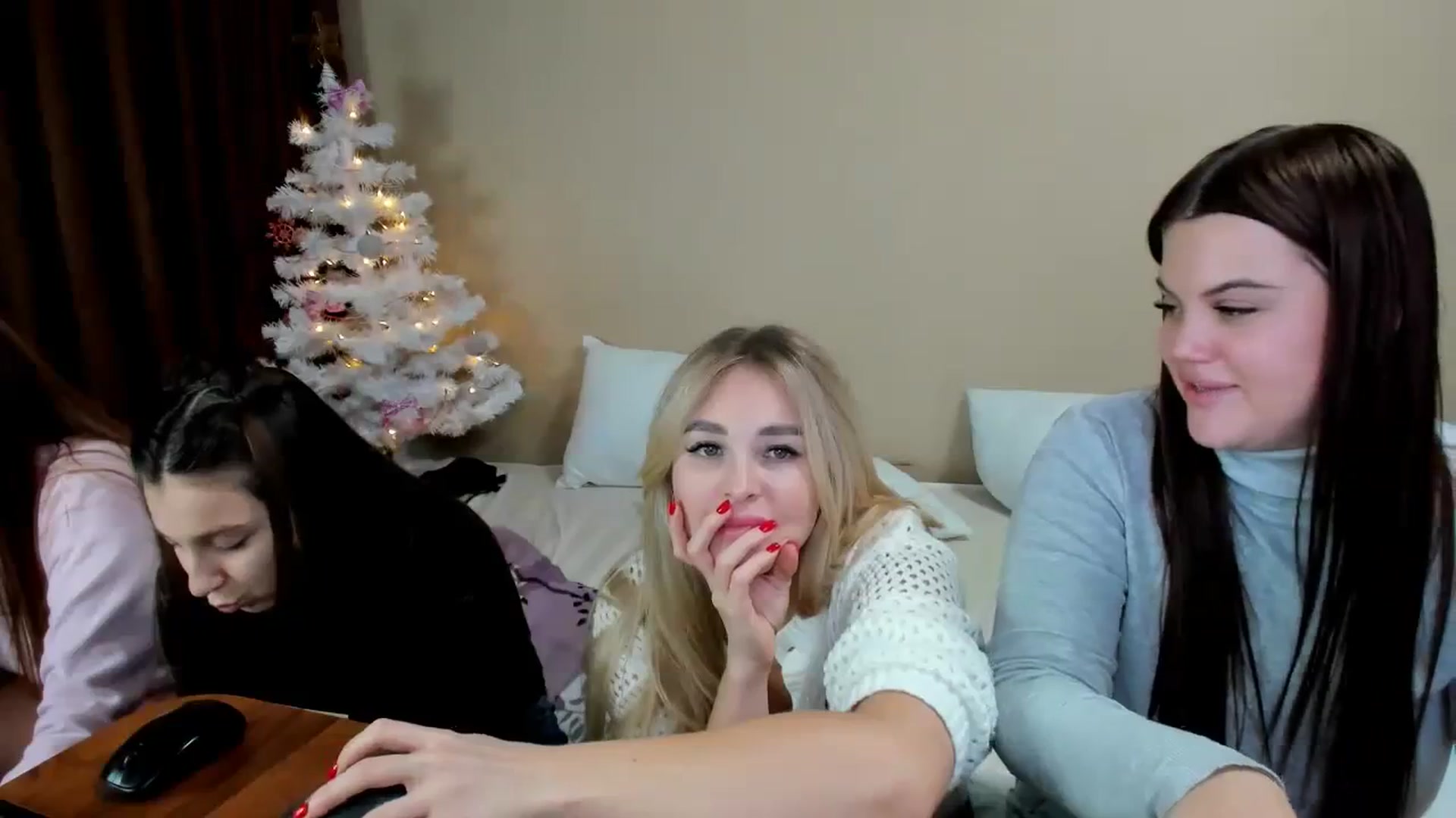 Gallery image thumbnail from MerlinStoun's myfreecams stream on, 12/11/2023, 12:35 image 6 of 20