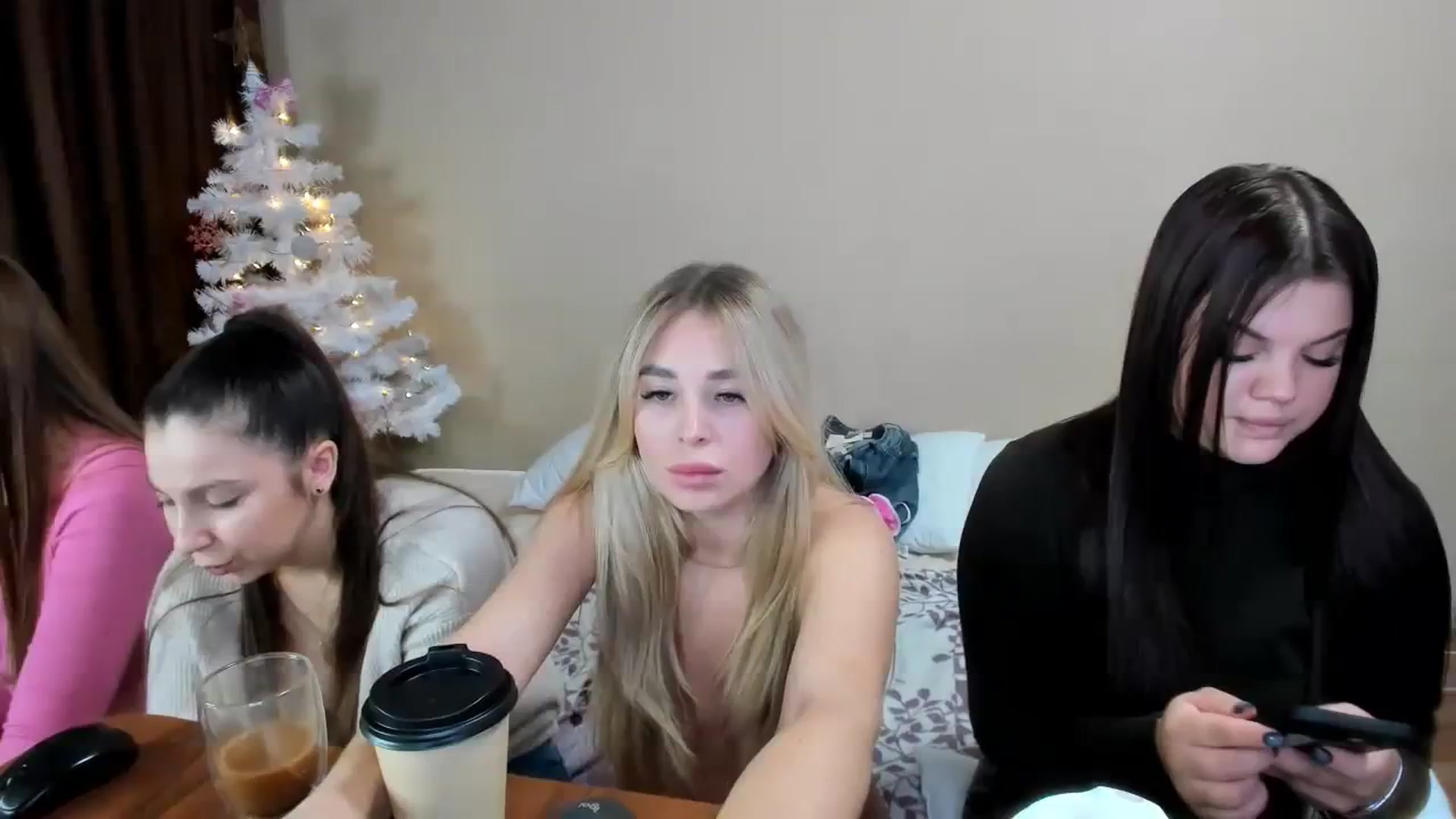 Gallery image thumbnail from MerlinStoun's myfreecams stream on, 12/12/2023, 09:21 image 1 of 20