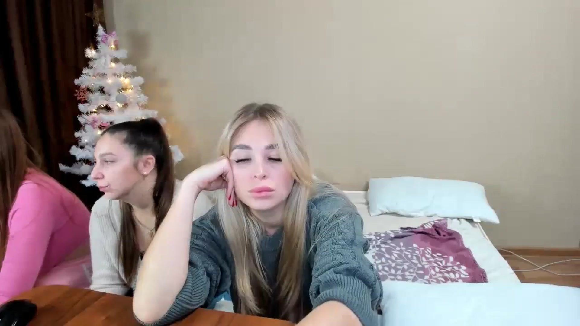 Gallery image thumbnail from MerlinStoun's myfreecams stream on, 12/12/2023, 09:54 image 11 of 20