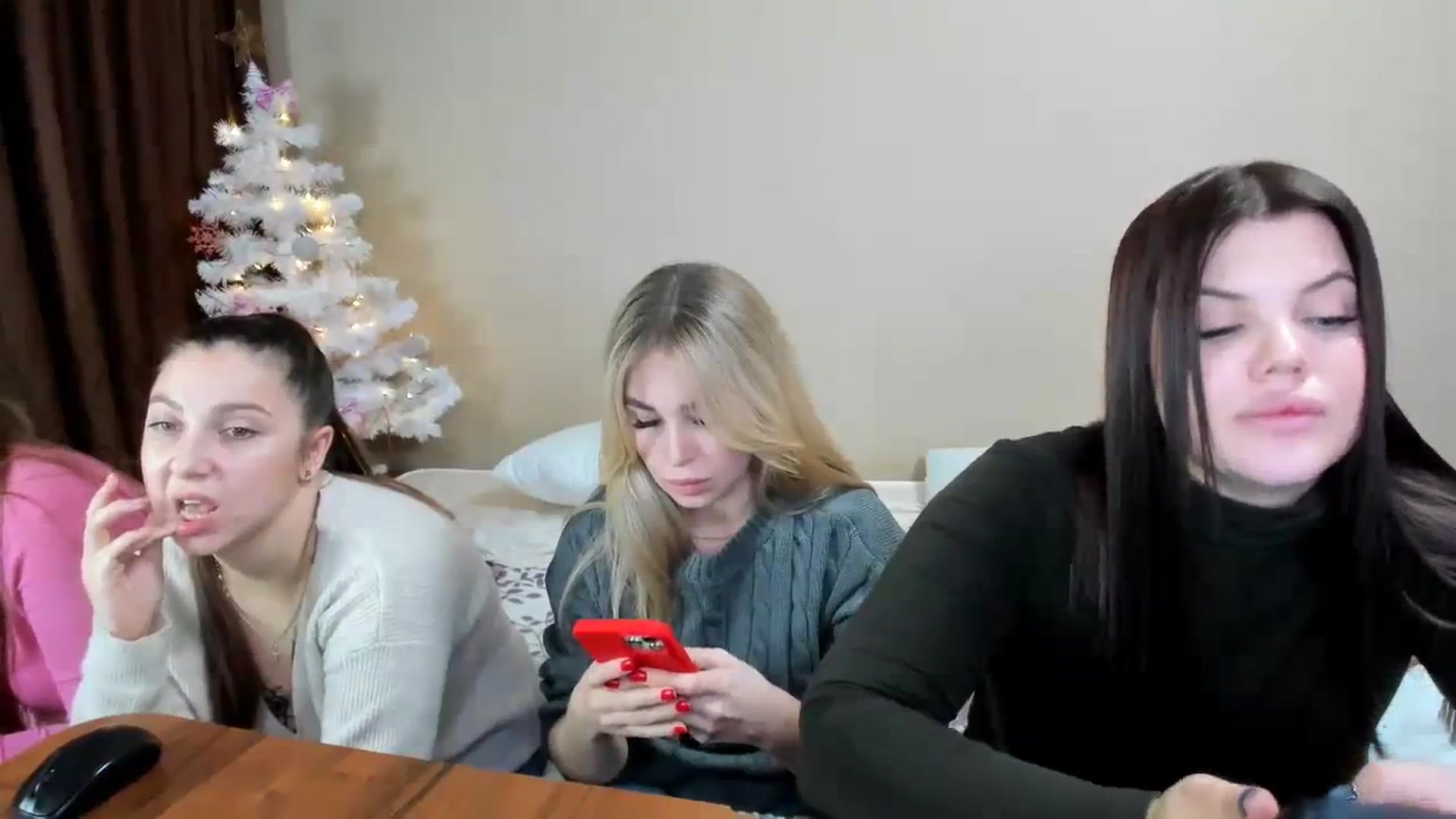 Gallery image thumbnail from MerlinStoun's myfreecams stream on, 12/12/2023, 09:54 image 5 of 20