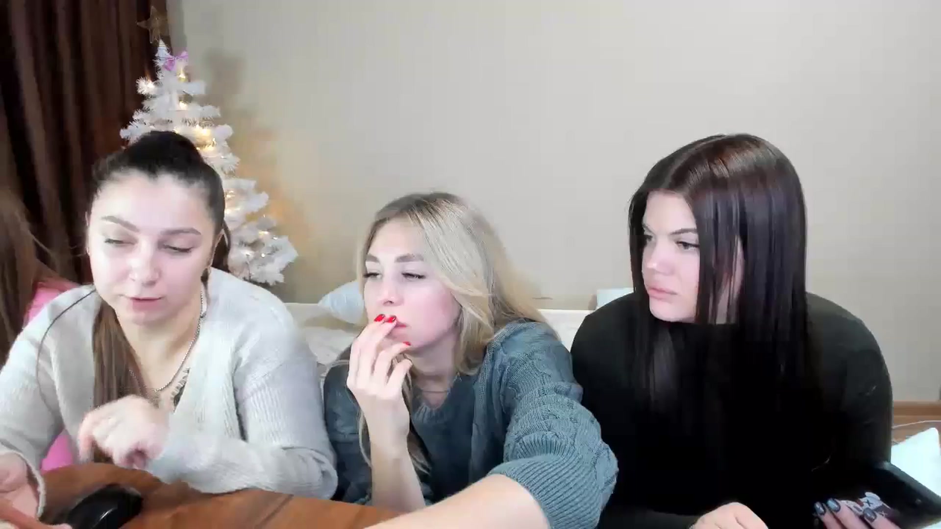 Gallery image thumbnail from MerlinStoun's myfreecams stream on, 12/12/2023, 09:54 image 6 of 20