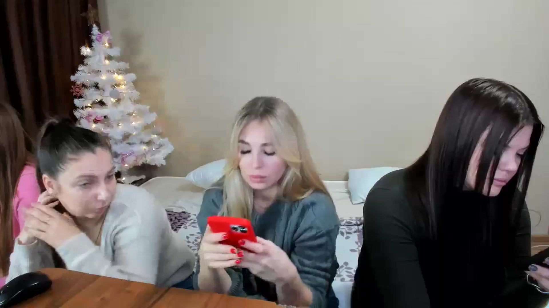 Gallery image thumbnail from MerlinStoun's myfreecams stream on, 12/12/2023, 09:54 image 7 of 20