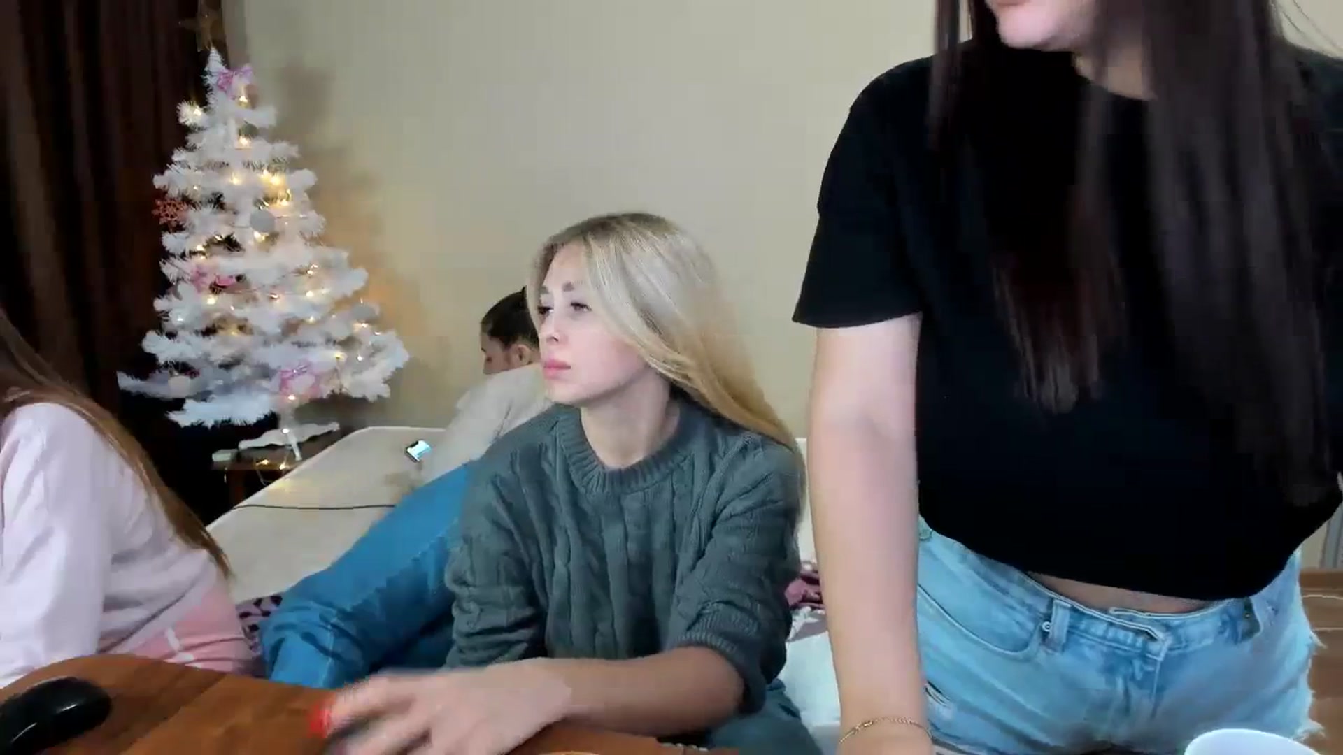 Gallery image thumbnail from MerlinStoun's myfreecams stream on, 12/12/2023, 10:35 image 16 of 20