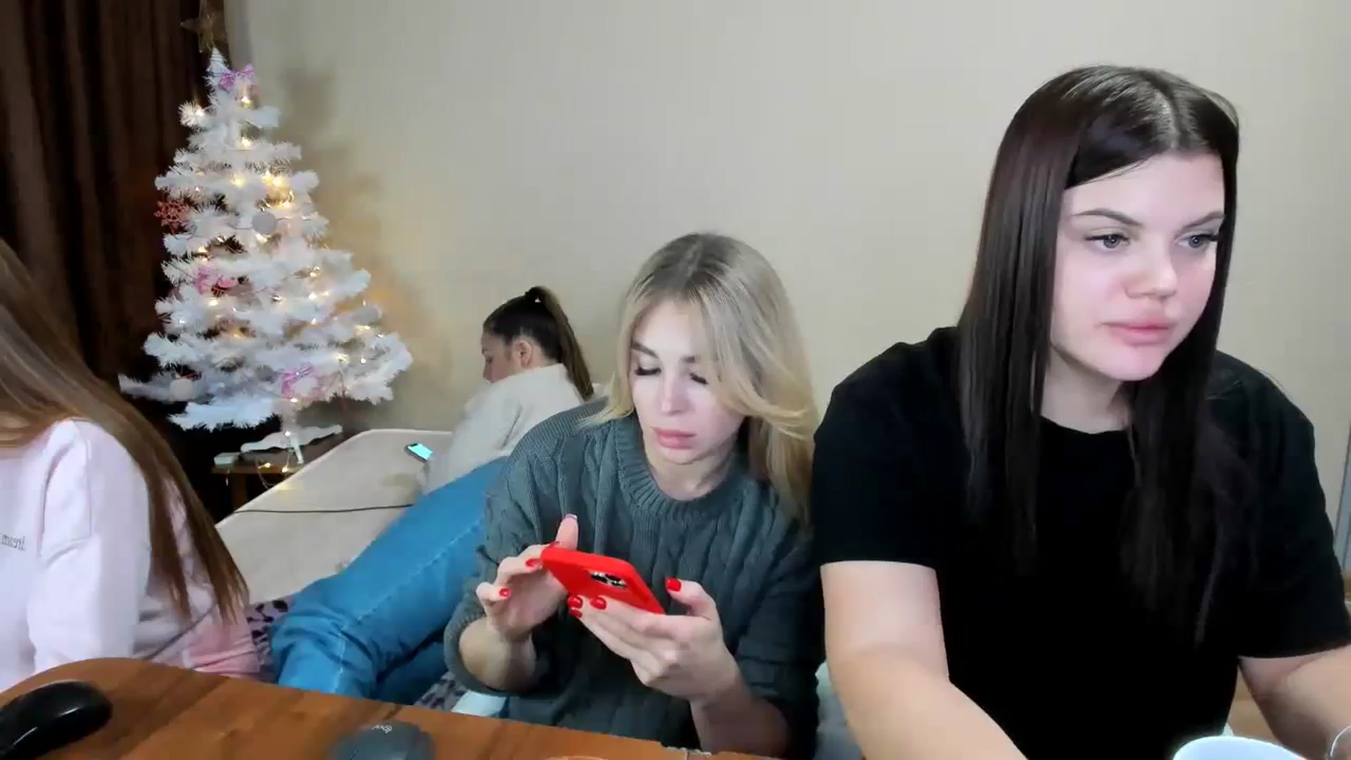 Gallery image thumbnail from MerlinStoun's myfreecams stream on, 12/12/2023, 10:35 image 17 of 20