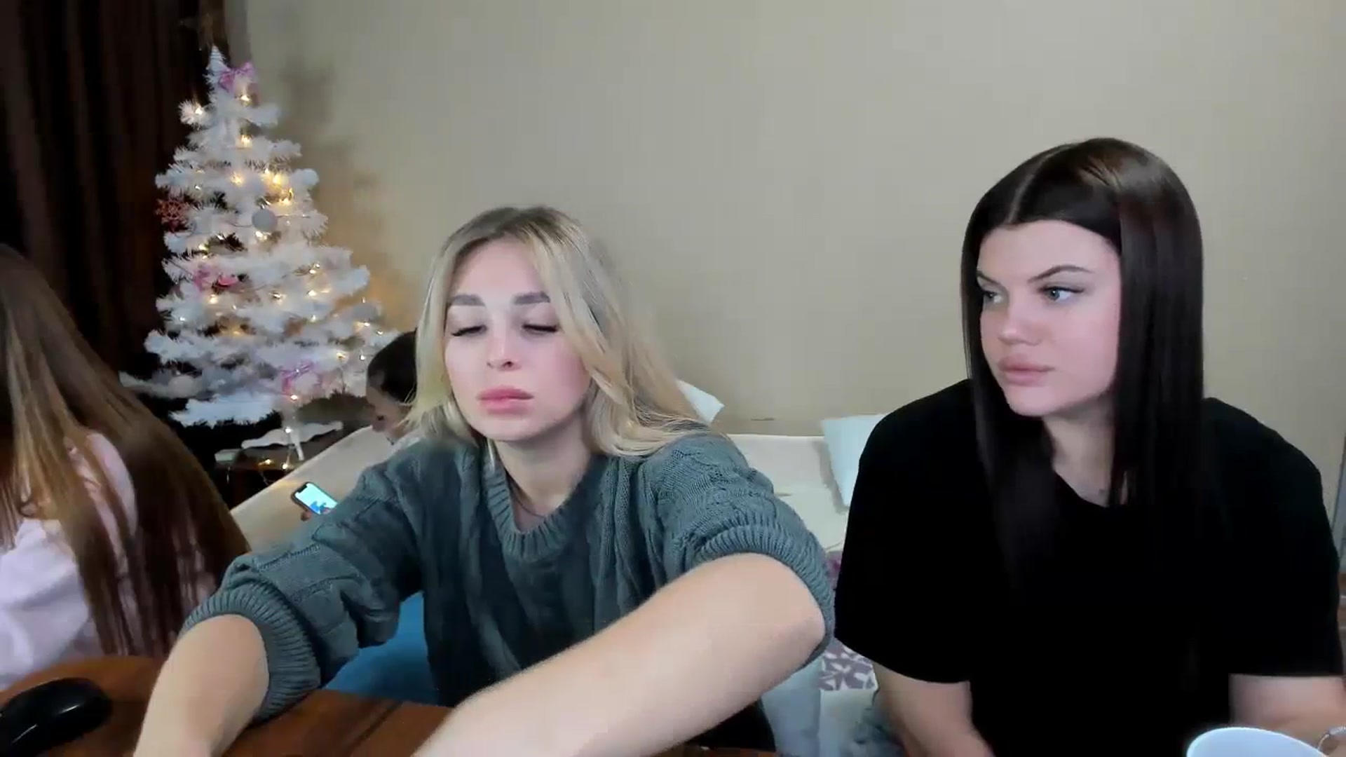 Gallery image thumbnail from MerlinStoun's myfreecams stream on, 12/12/2023, 10:35 image 15 of 20