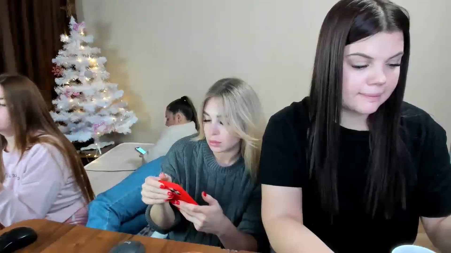 Gallery image thumbnail from MerlinStoun's myfreecams stream on, 12/12/2023, 10:35 image 18 of 20
