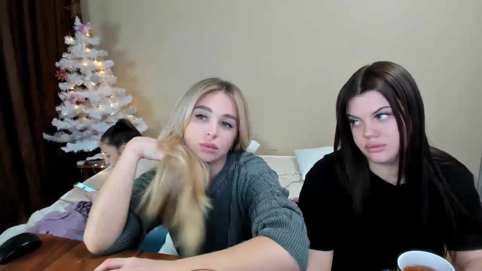 Gallery image thumbnail from MerlinStoun's myfreecams stream on, 12/12/2023, 10:35 image 10 of 20