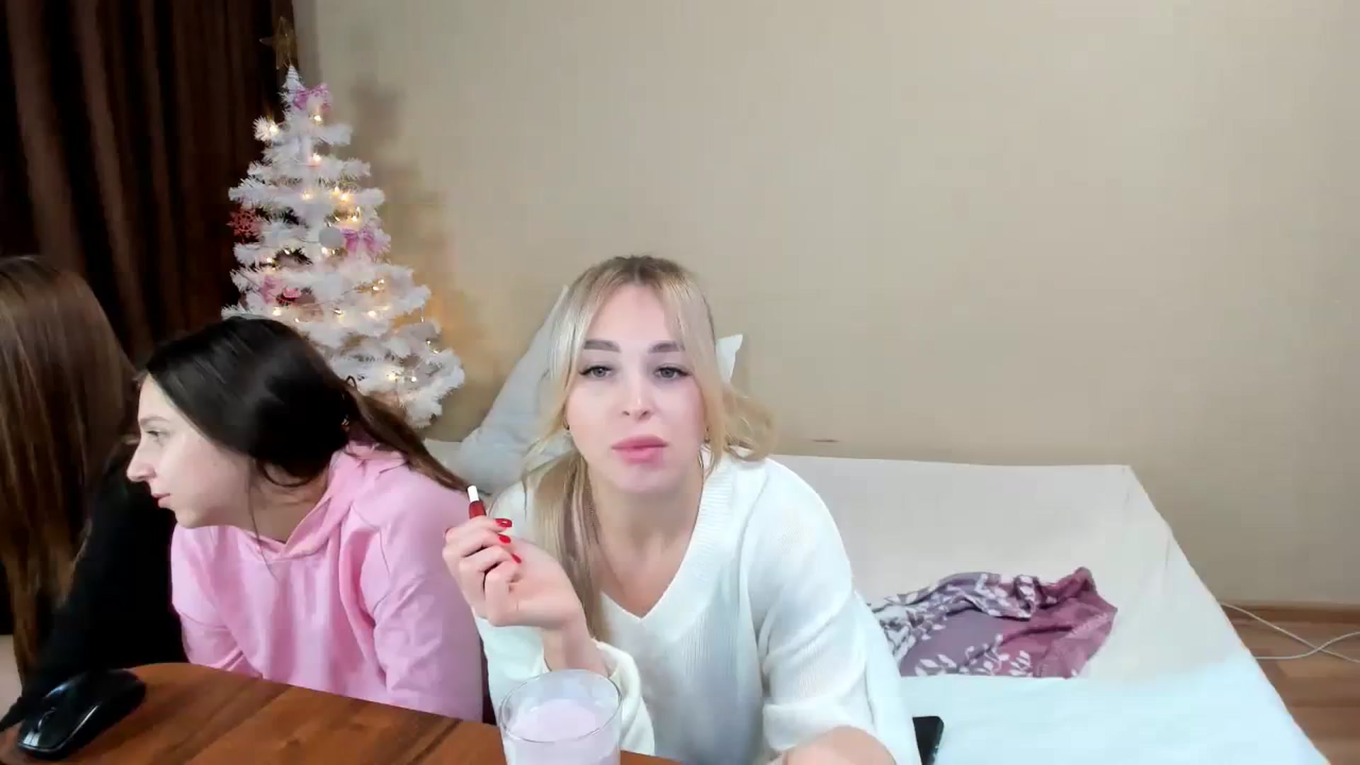 Gallery image thumbnail from MerlinStoun's myfreecams stream on, 12/13/2023, 09:21 image 16 of 20