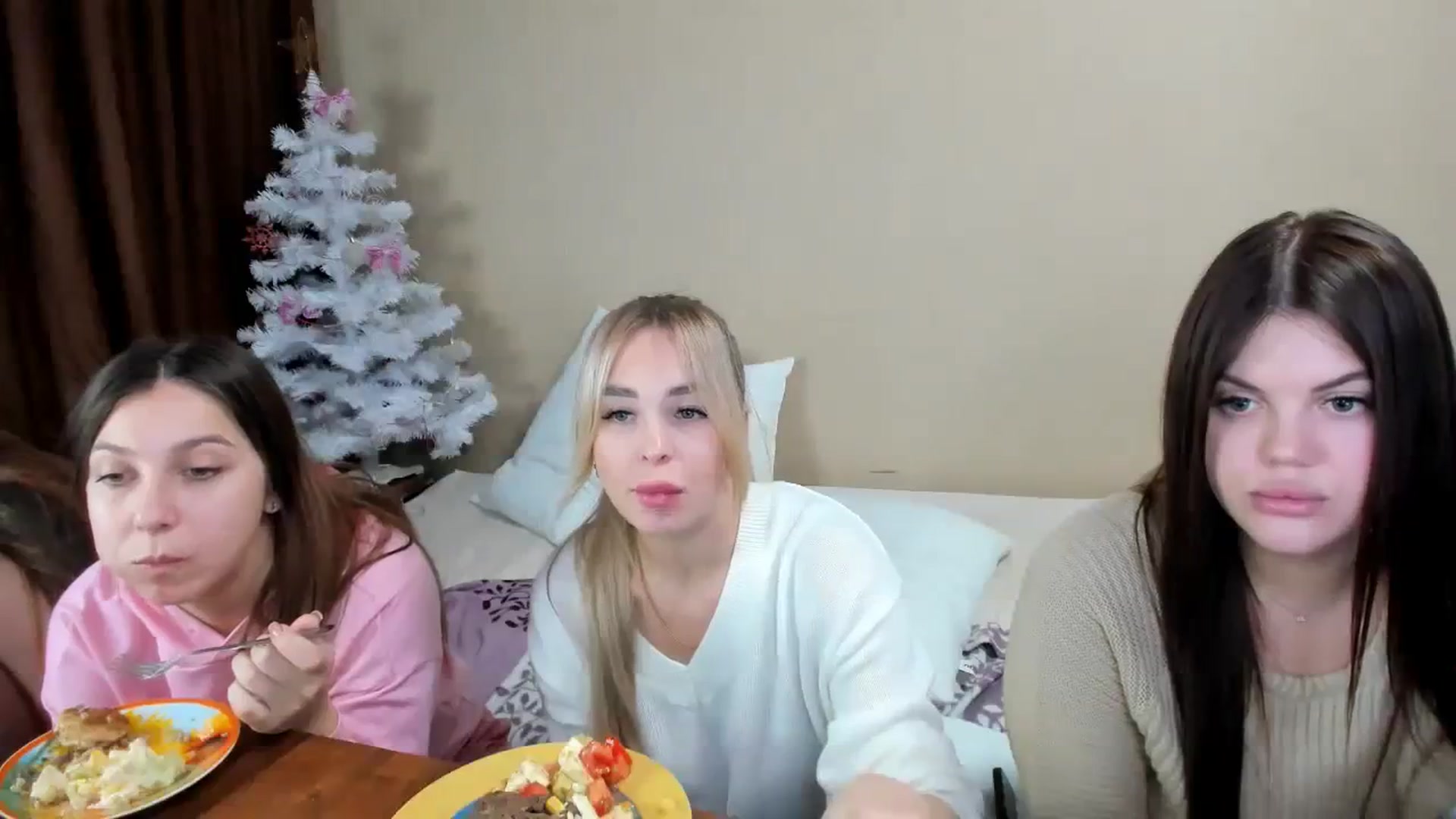 Gallery image thumbnail from MerlinStoun's myfreecams stream on, 12/13/2023, 09:21 image 8 of 20