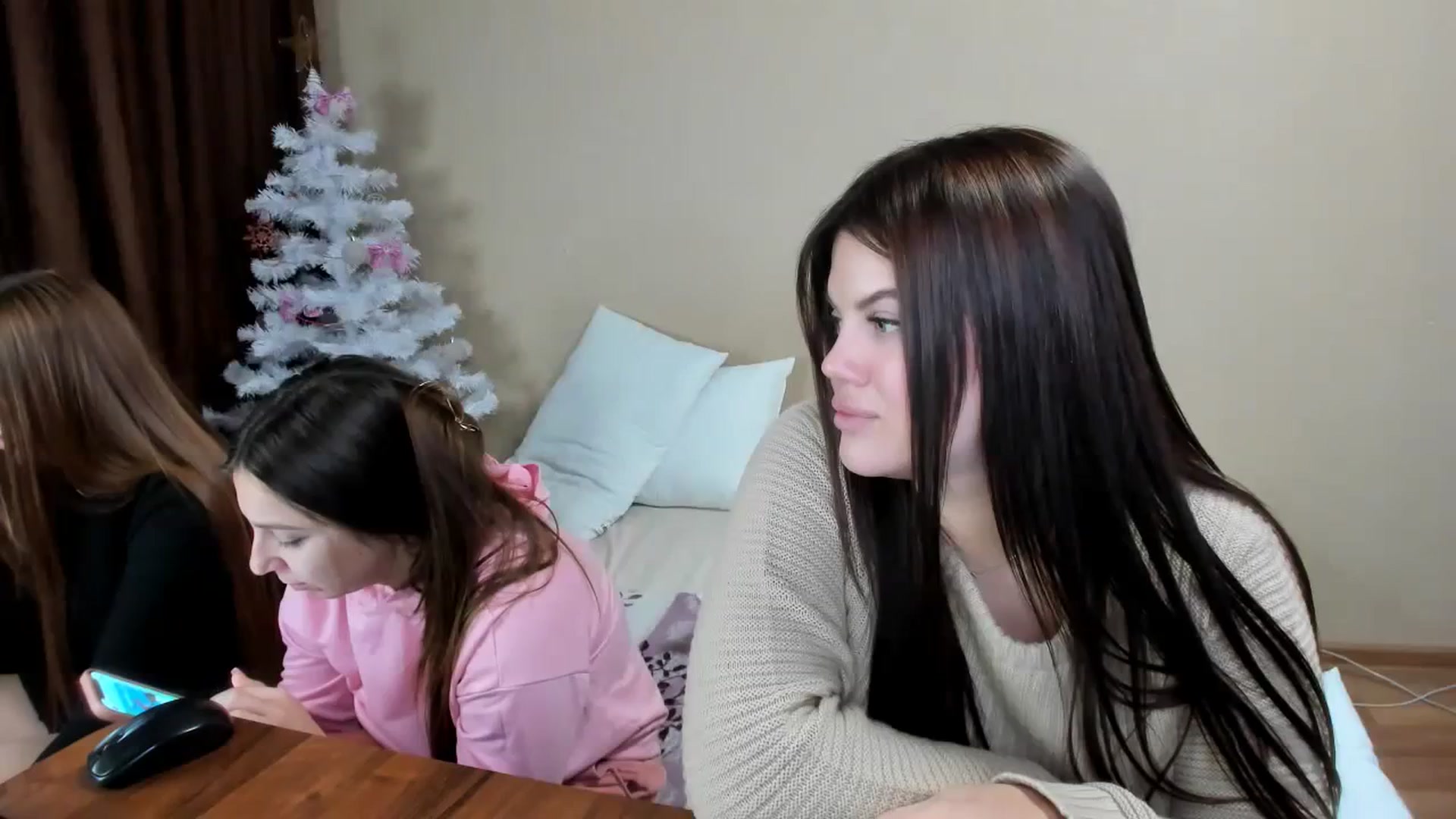 Gallery image thumbnail from MerlinStoun's myfreecams stream on, 12/13/2023, 09:21 image 1 of 20