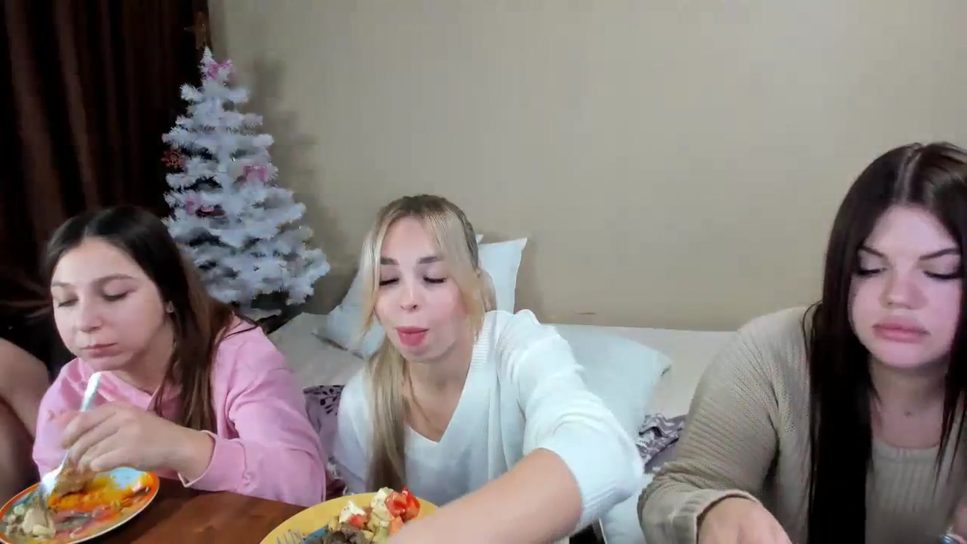 Gallery image thumbnail from MerlinStoun's myfreecams stream on, 12/13/2023, 09:21 image 9 of 20